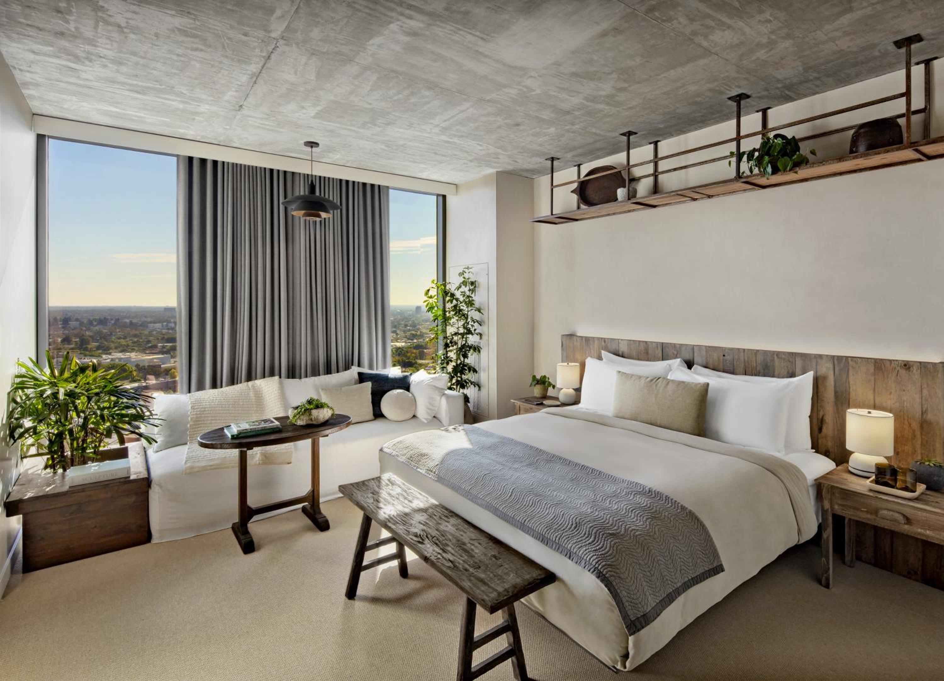 Skyline King Room with One King Bed (Non Smoking) photo 3