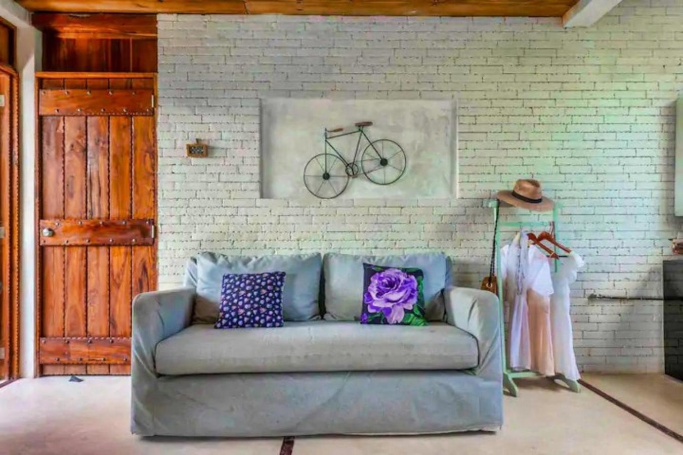 Studio with Balcony and Jungle View - Photo 7