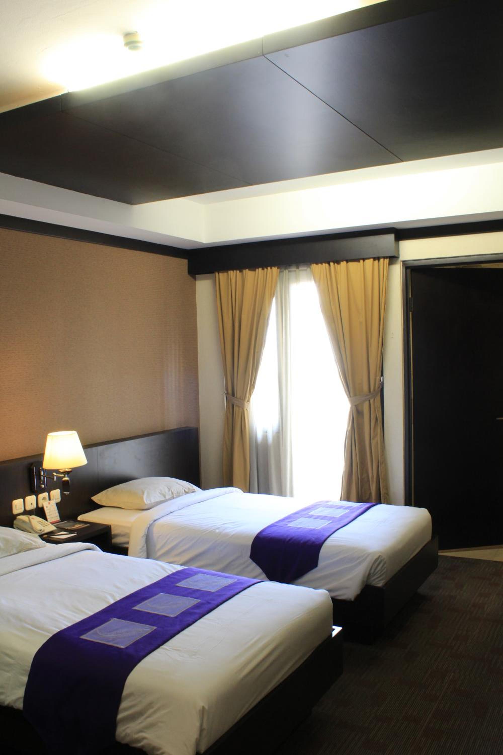 Twin Room with Breakfast photo 3