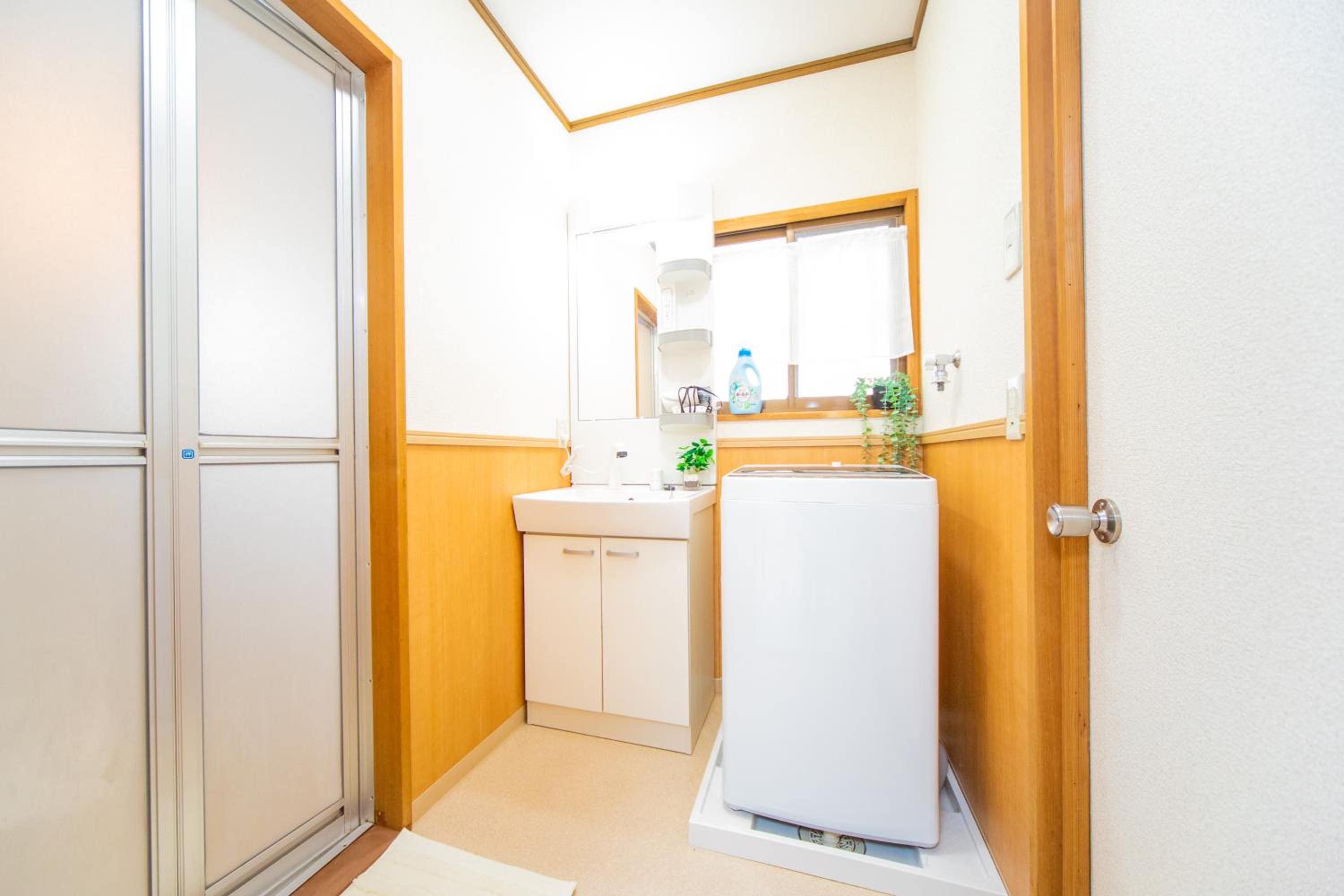 Two-Bedroom House - Photo 4