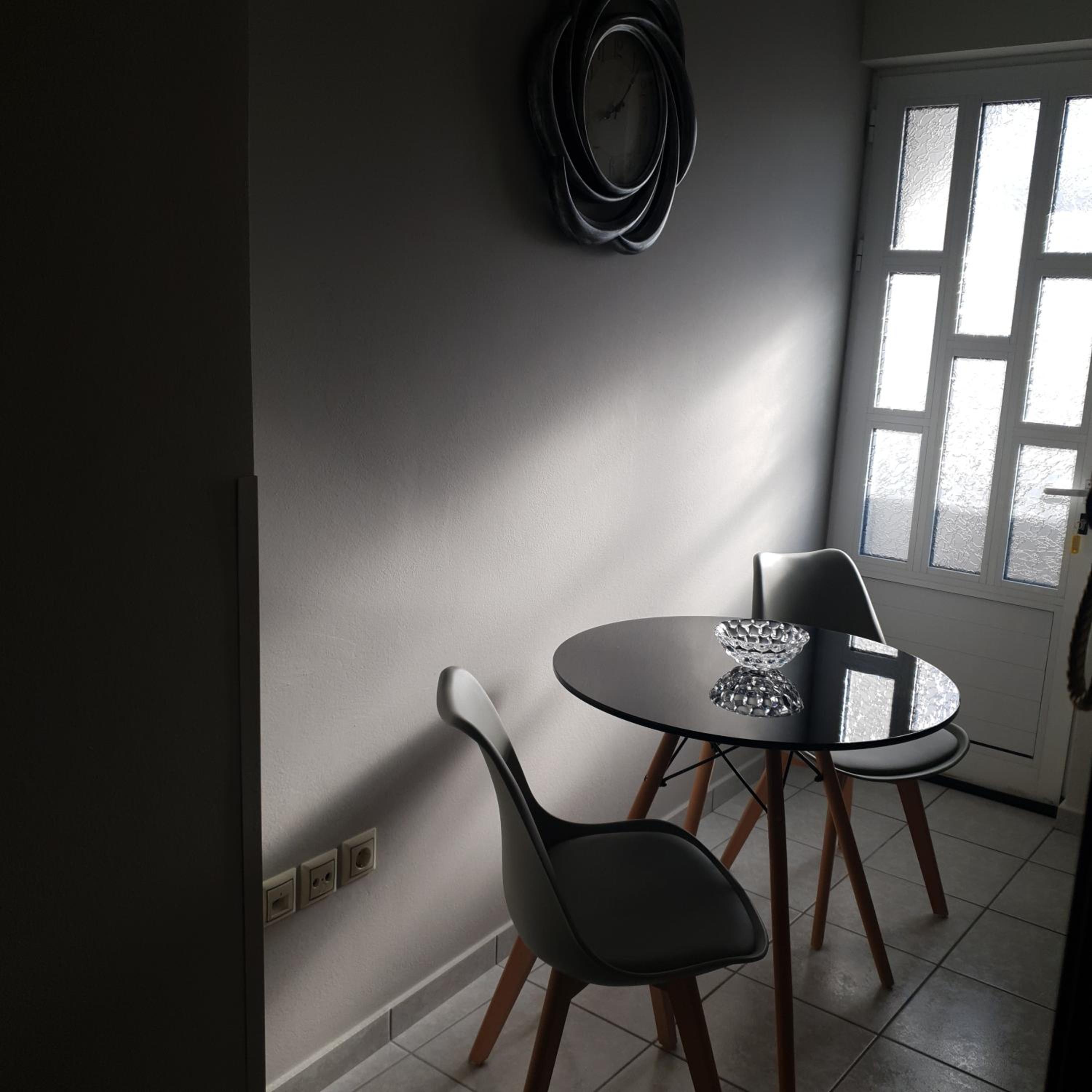 One-Bedroom Apartment - Photo 13