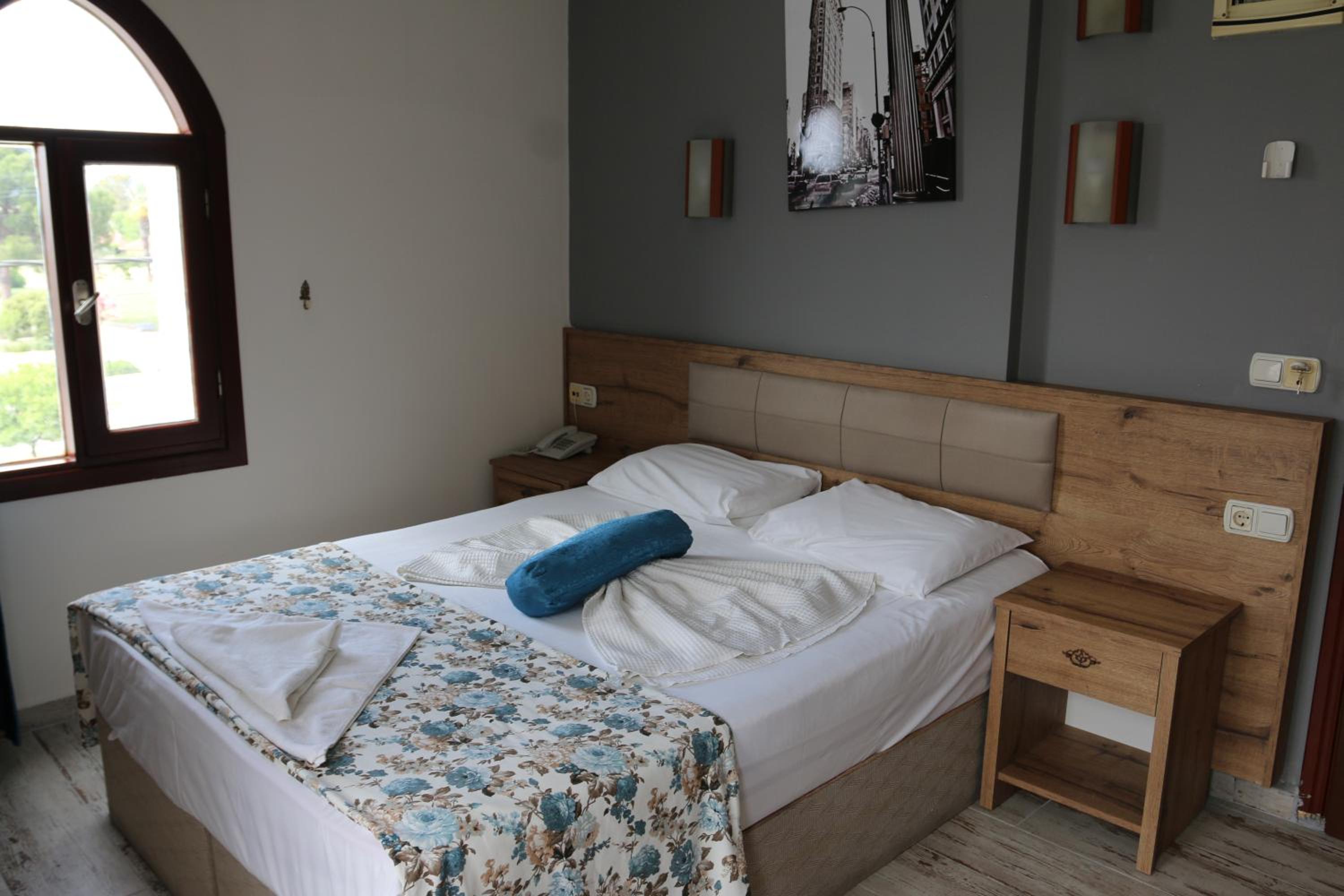 Standard Double or Twin Room - Photo 1