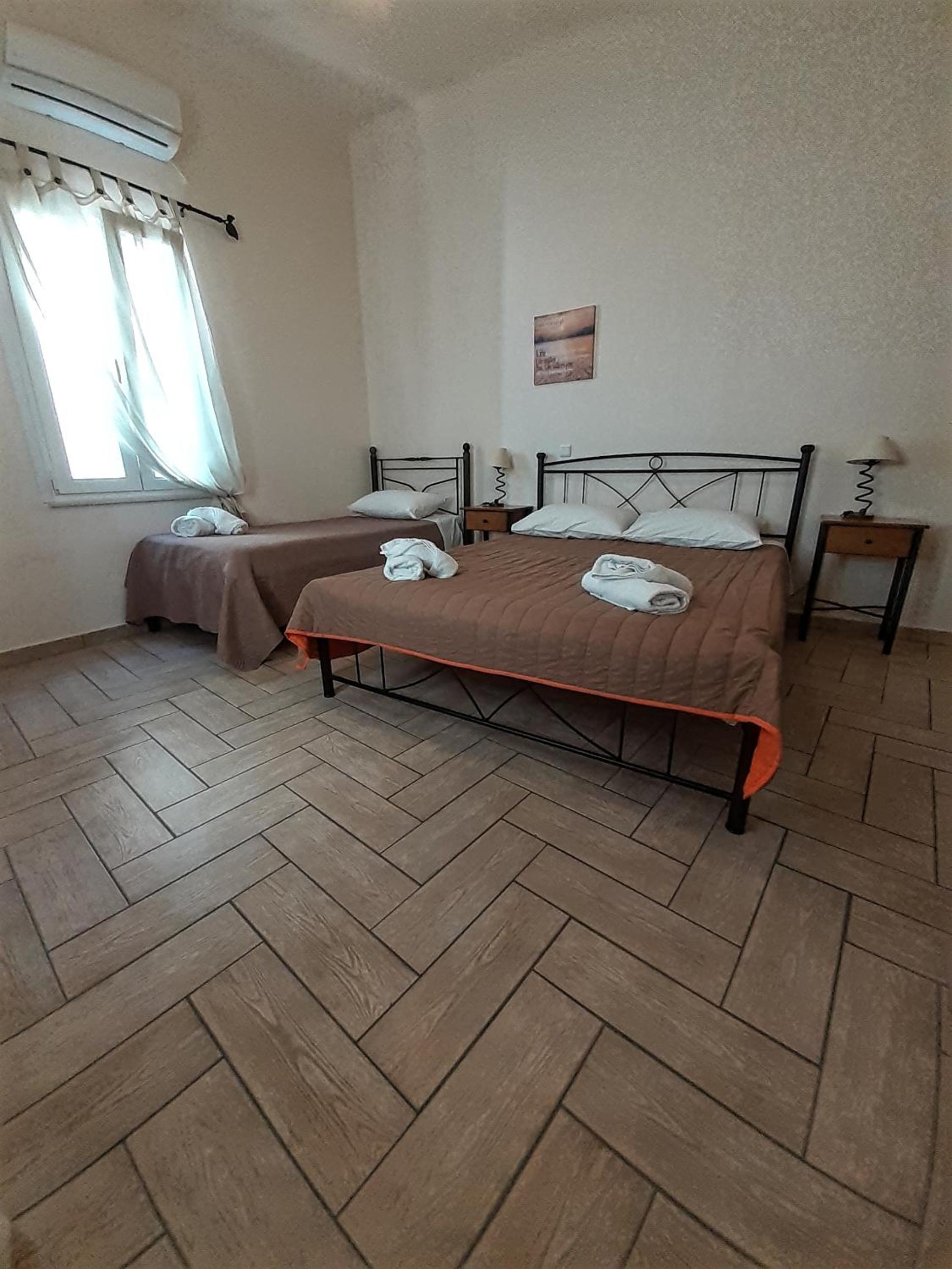 Standard Triple Room photo 2