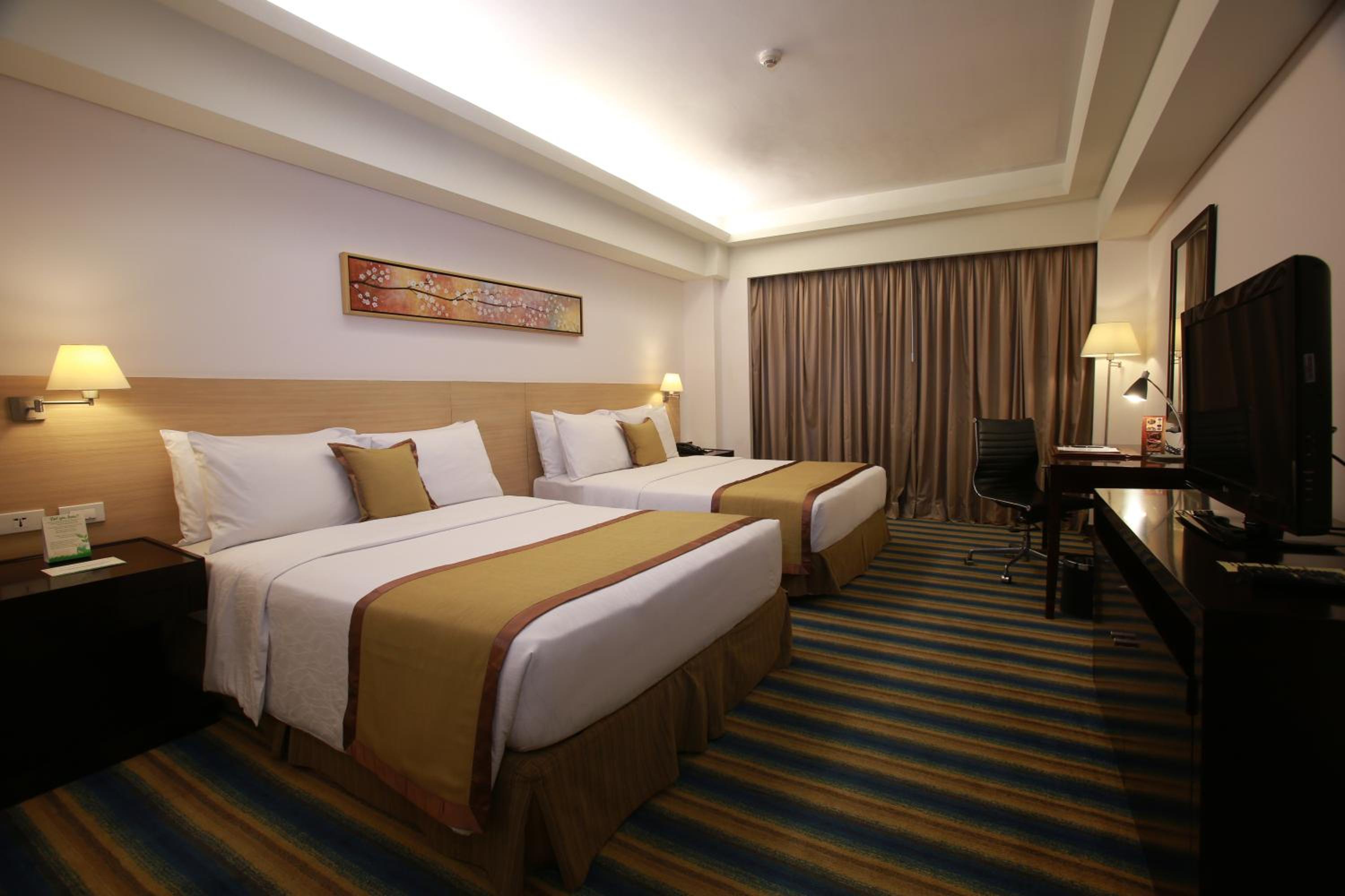Deluxe Double Room with Balcony photo 2