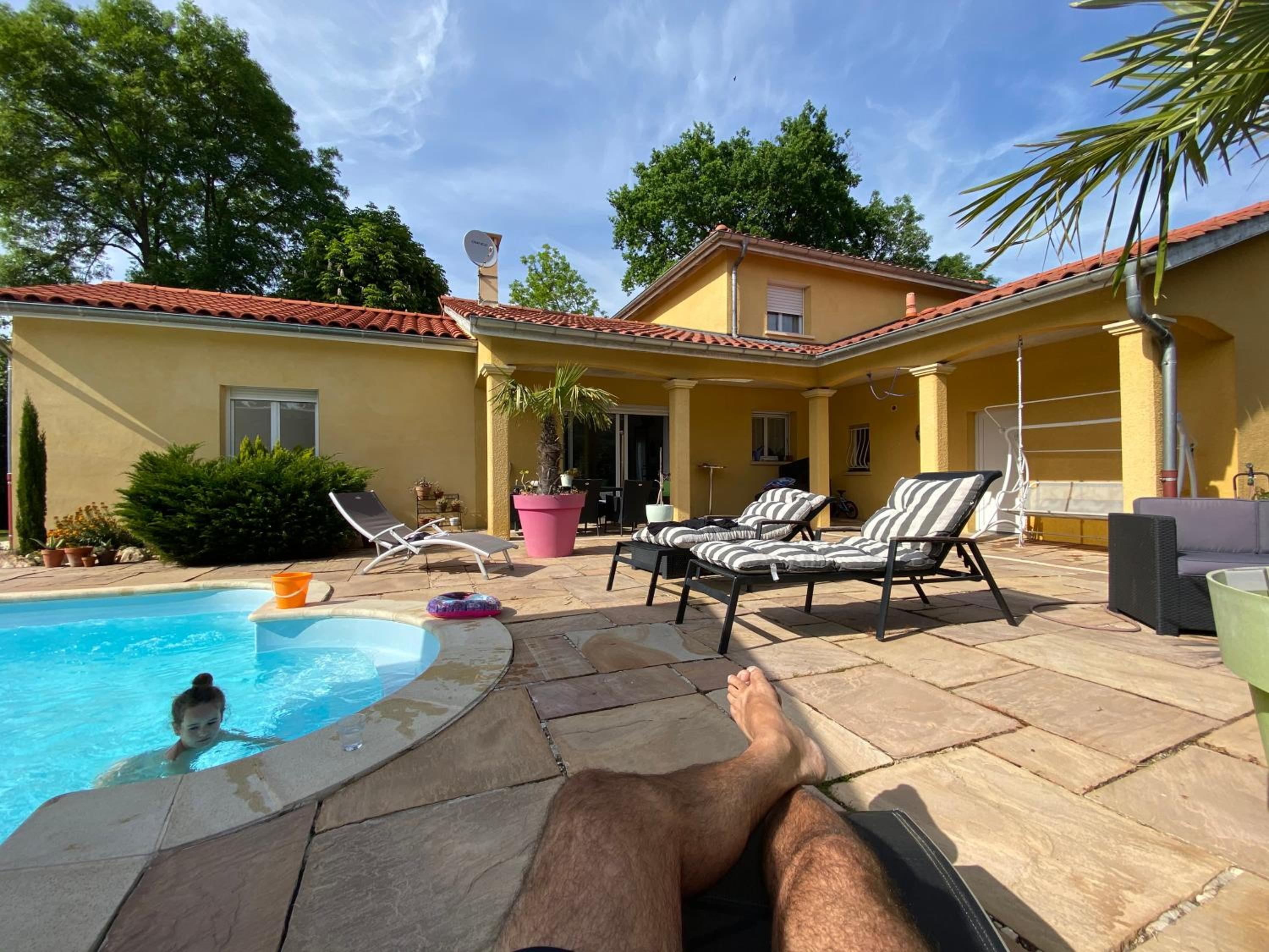 Deluxe Double Room (2 Adults + 1 Child) - Photo 16