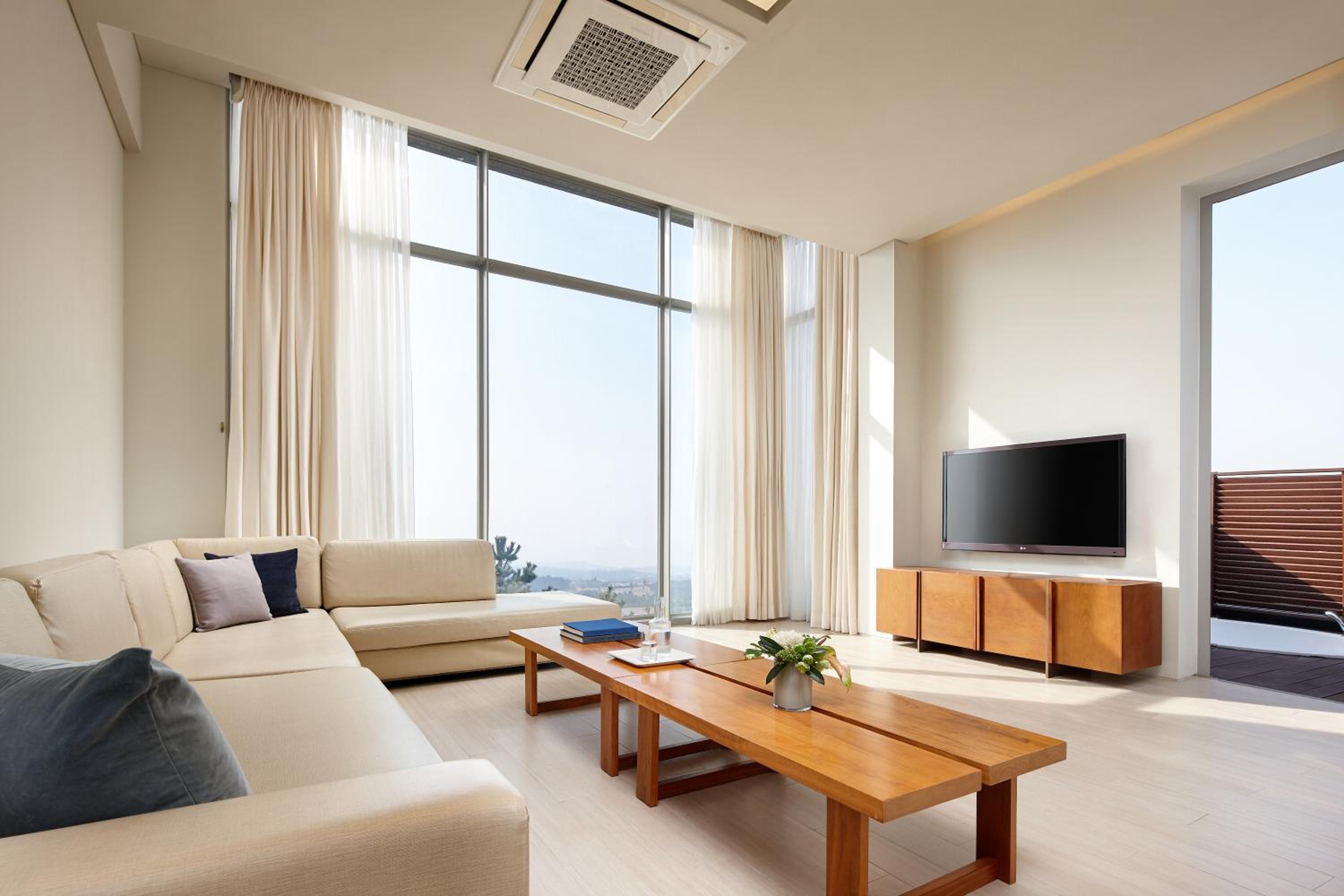 Hyosang Seung - 96 Type (3 Rooms) - Photo 1