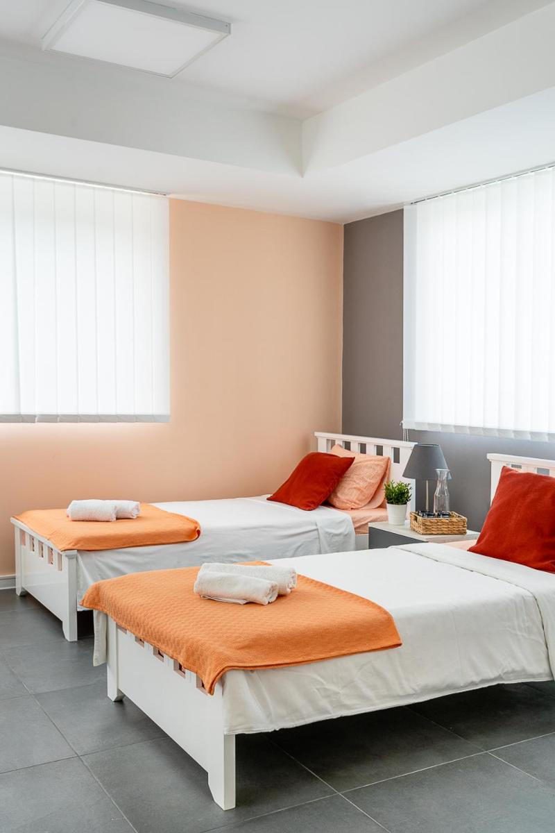 One-Bedroom Apartment - Photo 3