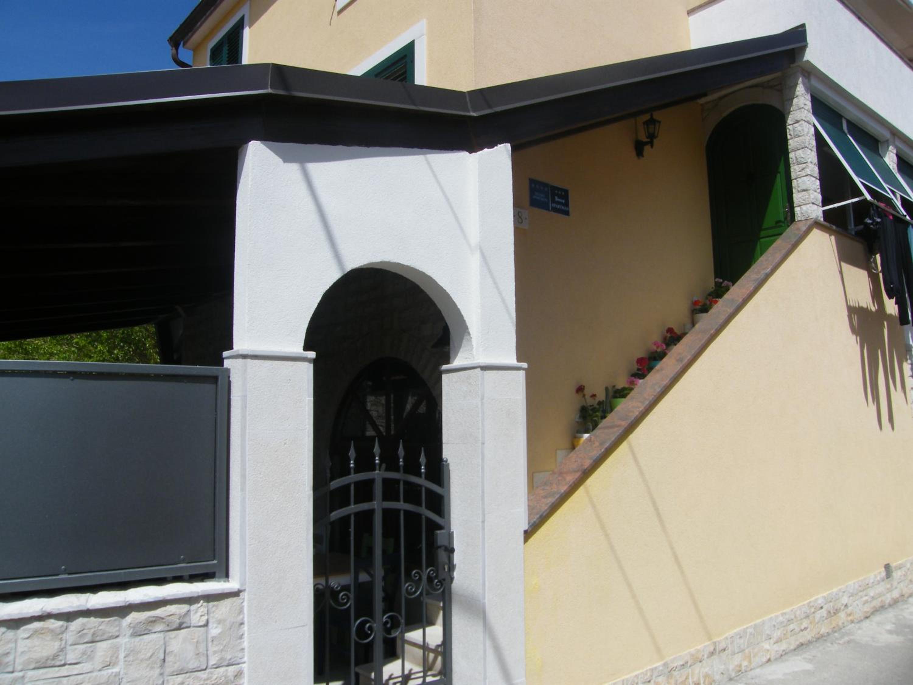 Apartment with Terrace photo 3