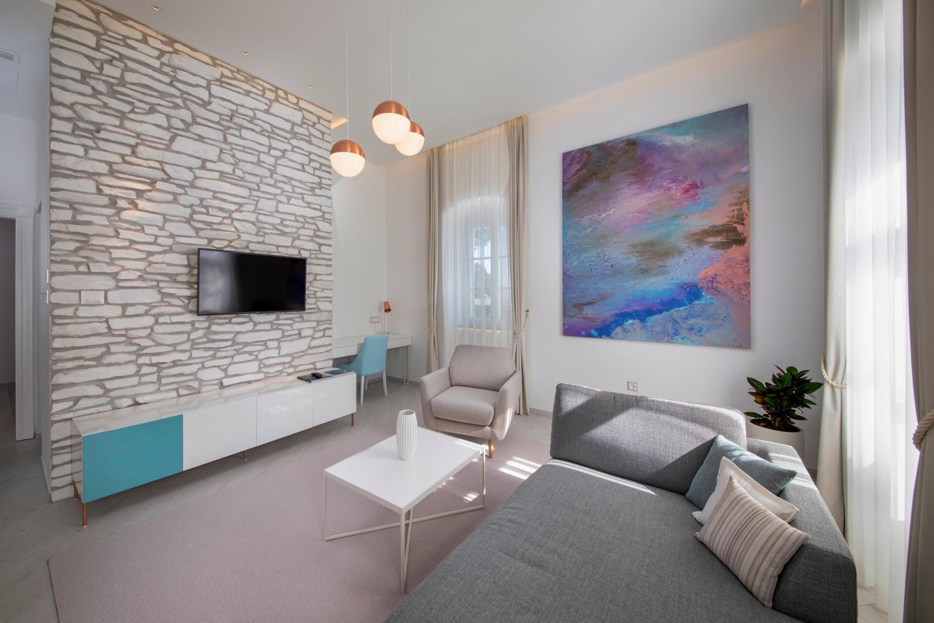 Executive Suite with Sea View - Historical Building