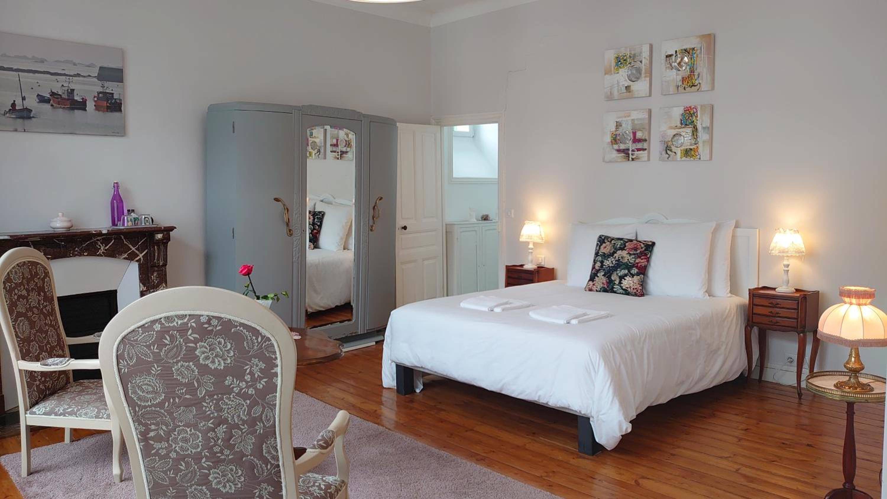 Deluxe Double Room with Bath photo 1