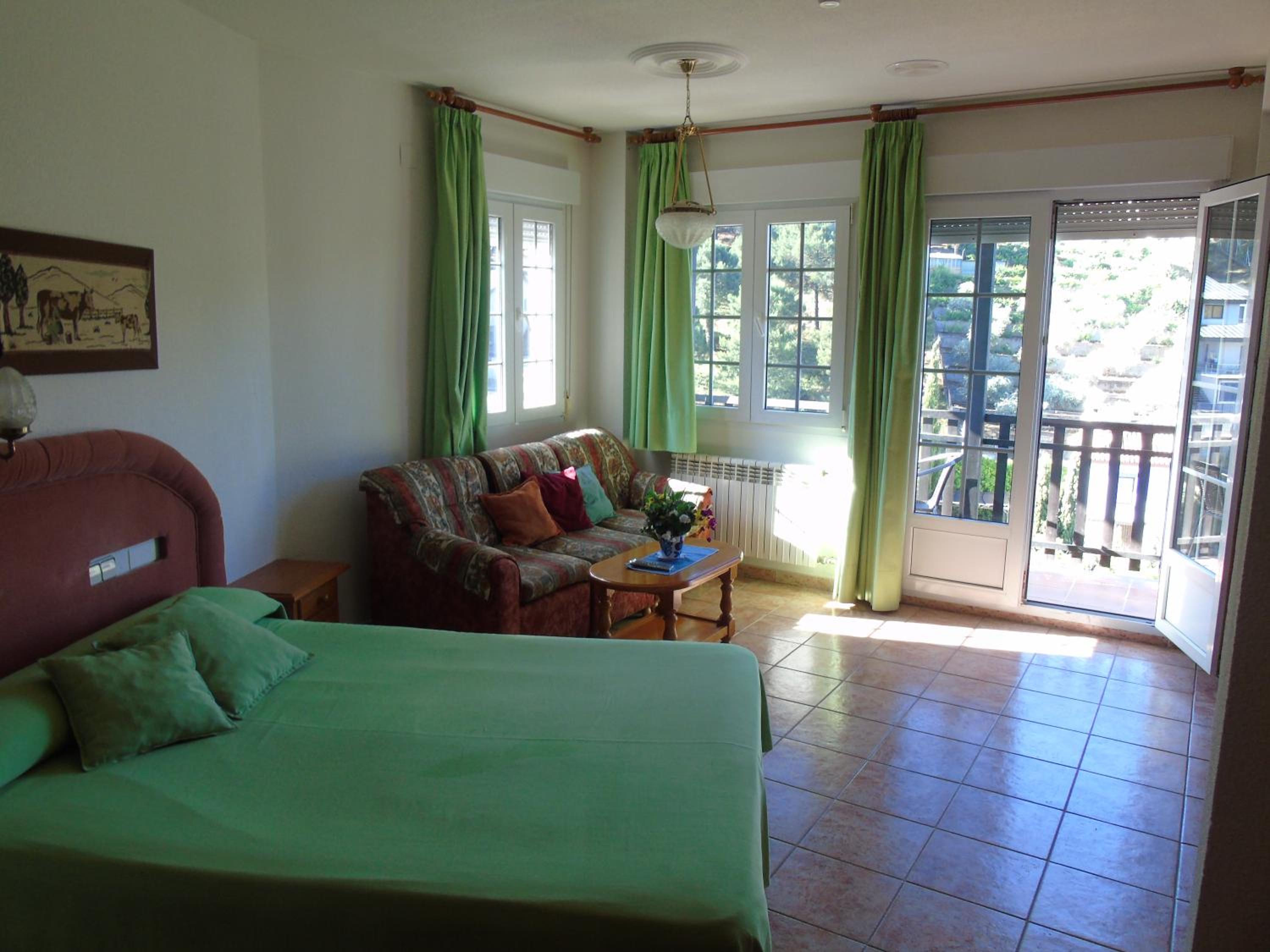 Estudio con Cama Doble