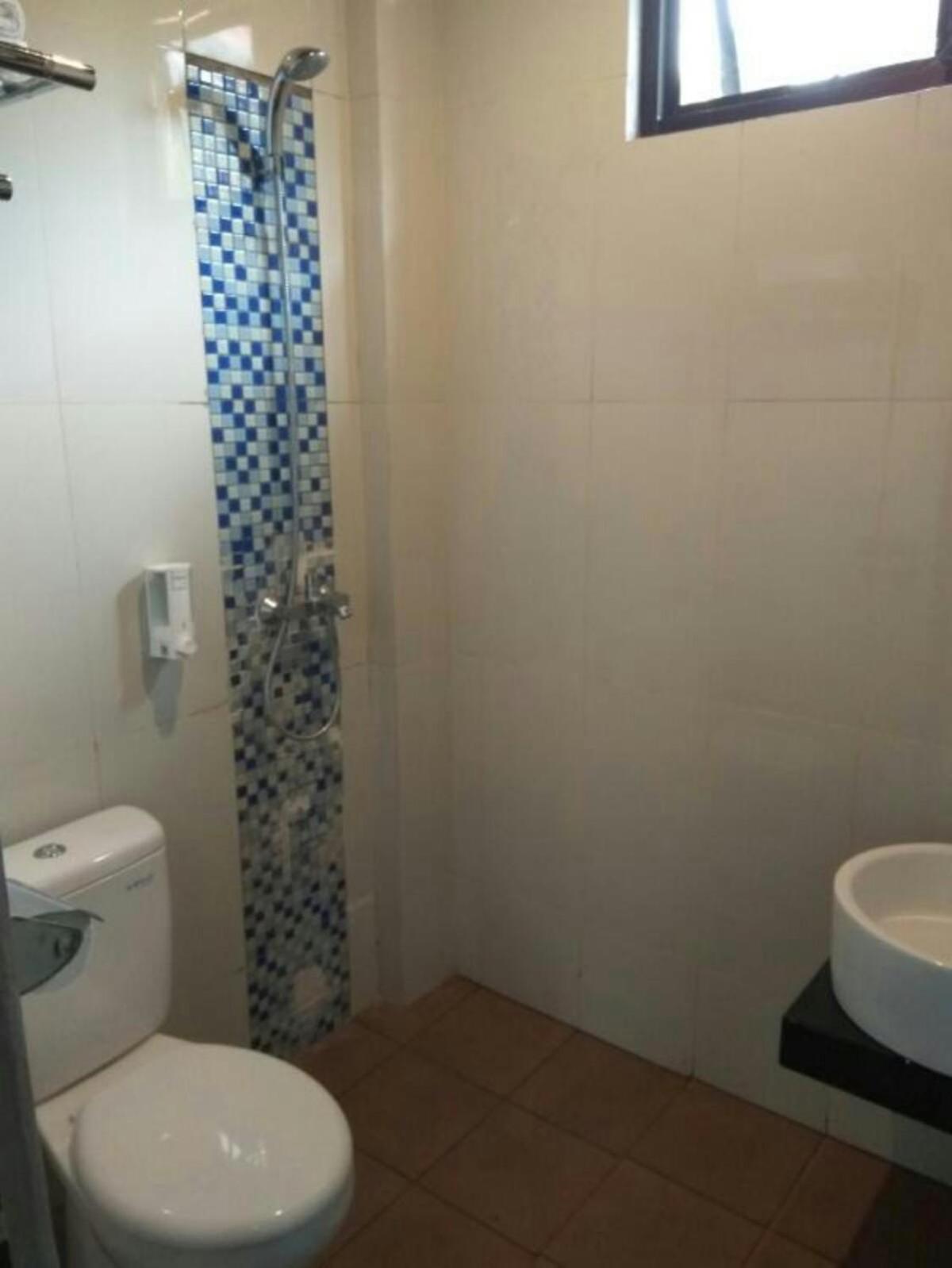 Standard Twin Room - Photo 2
