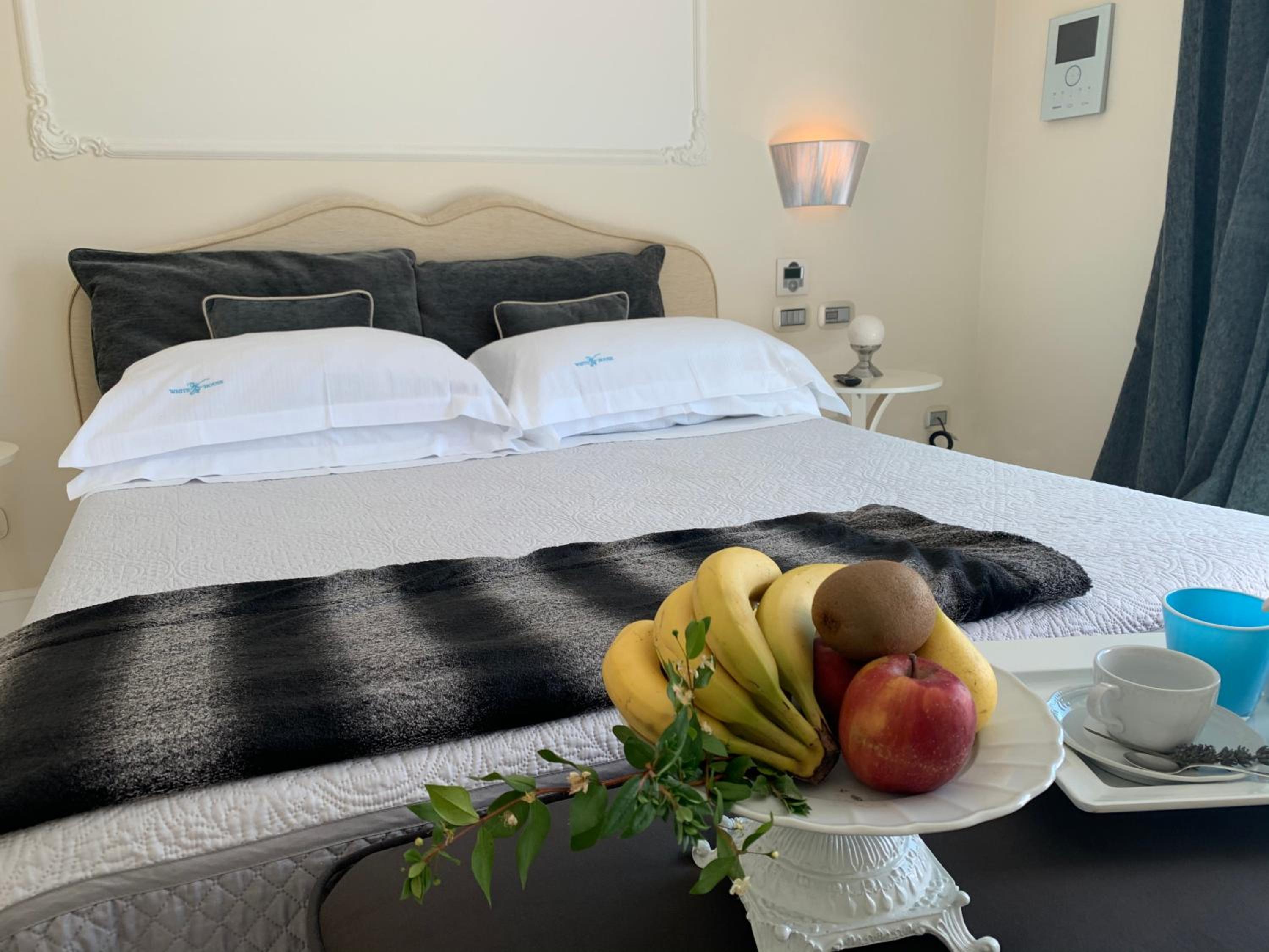 King Suite with Pool View photo 2