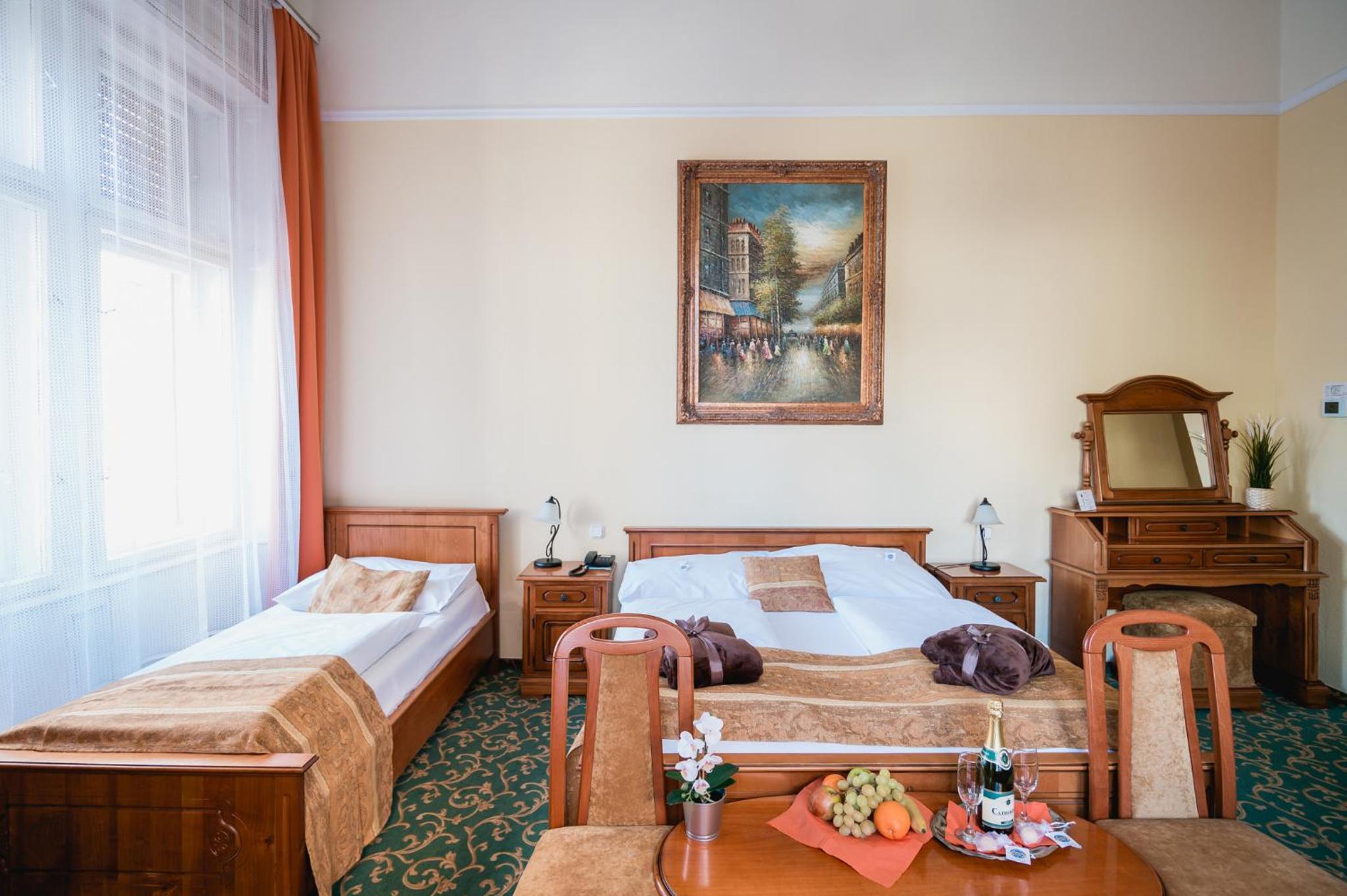 Double Room - Photo 13