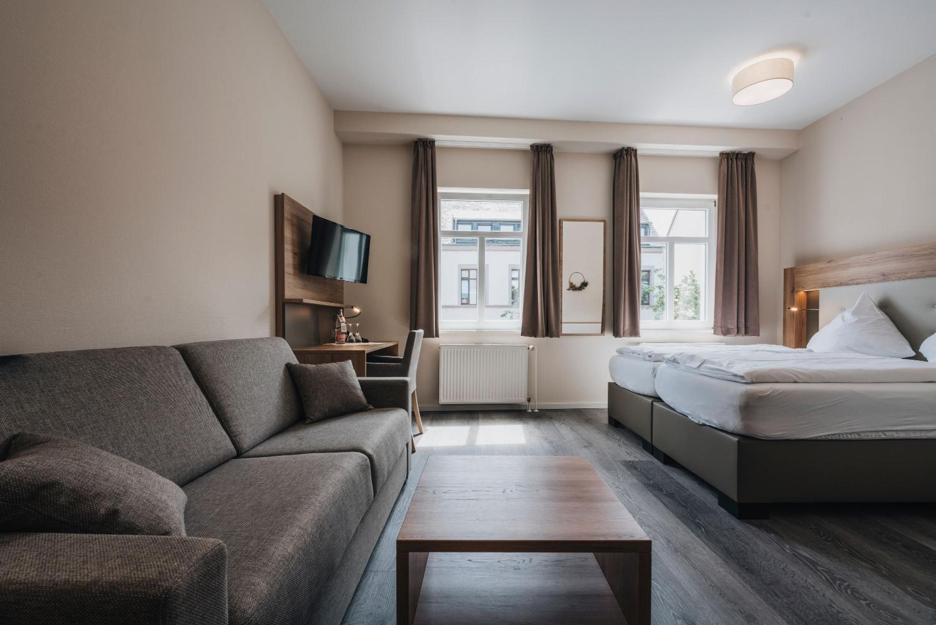 Deluxe Double Room - Photo 7