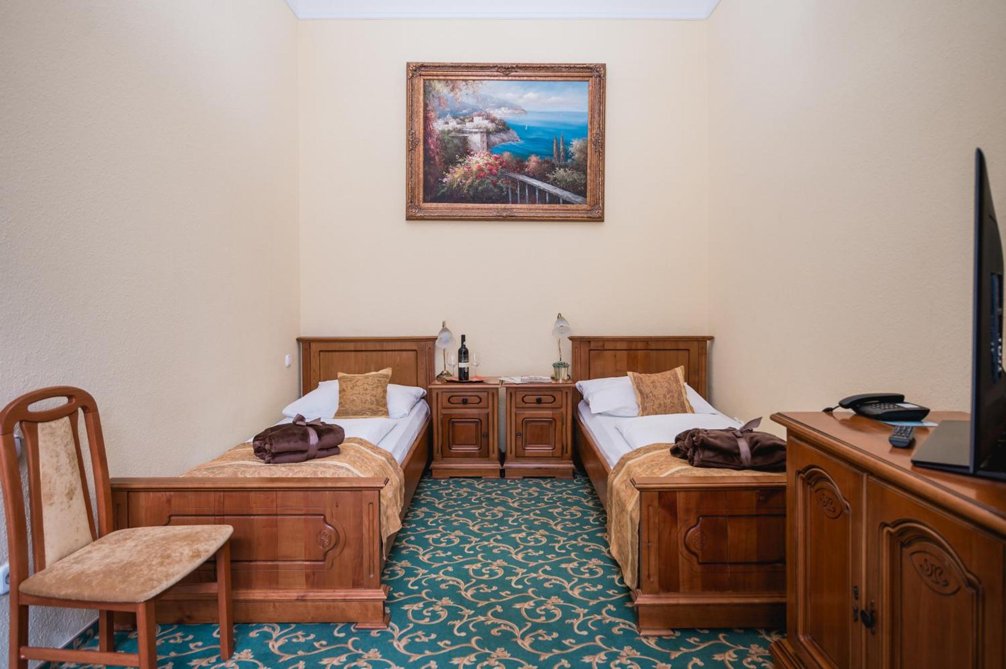 Double Room - Photo 6