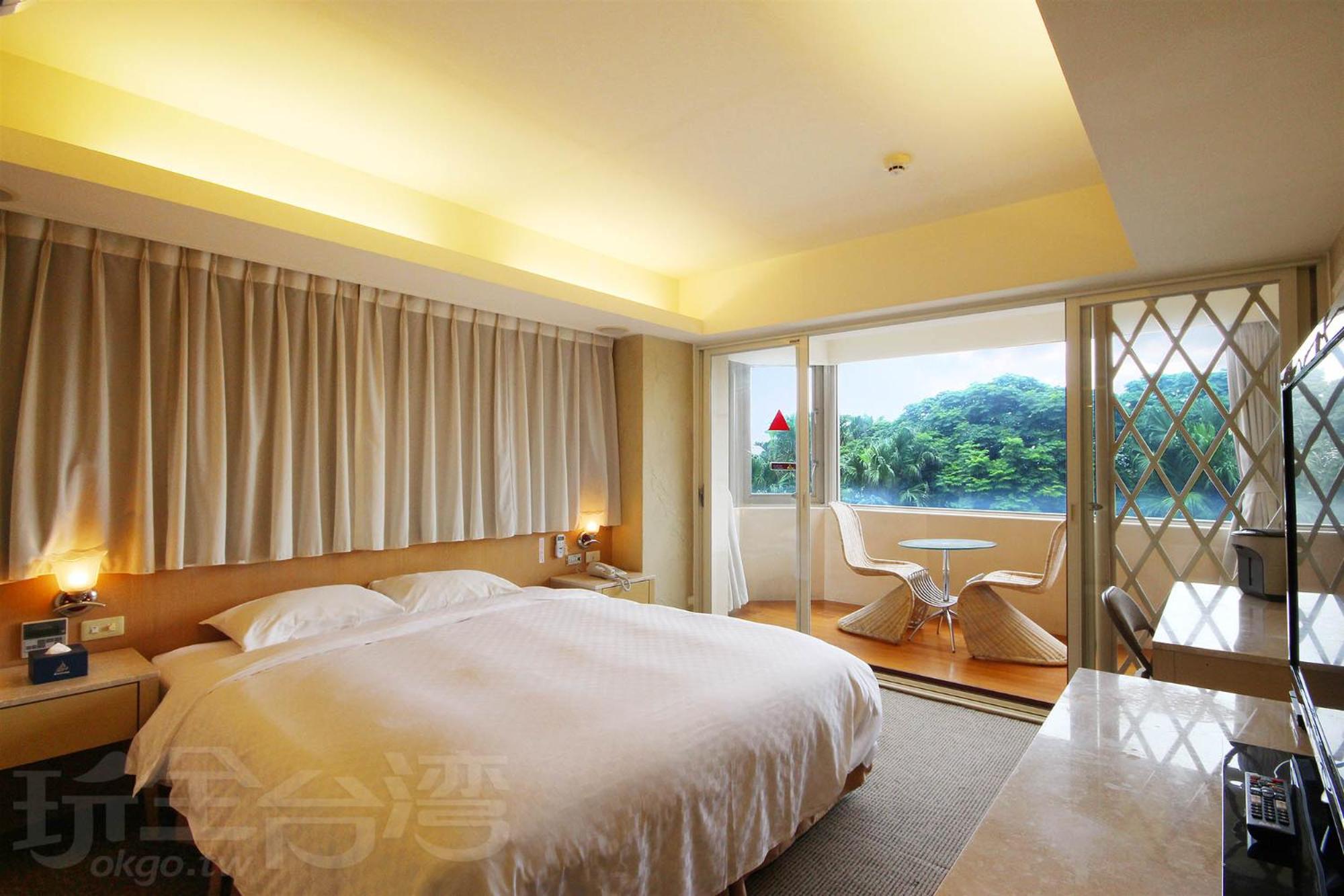 Queen Room with Garden View photo 3