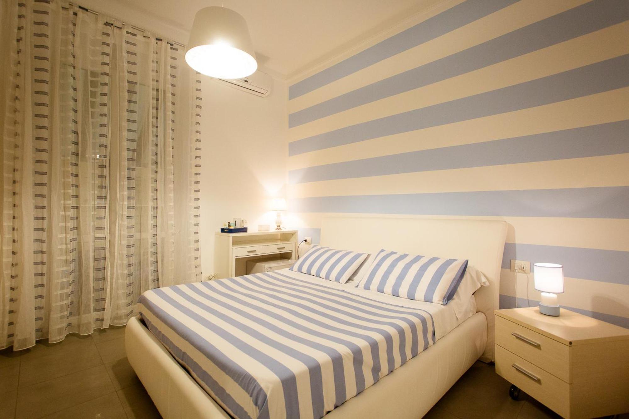 Double Room with Private External Bathroom photo 2