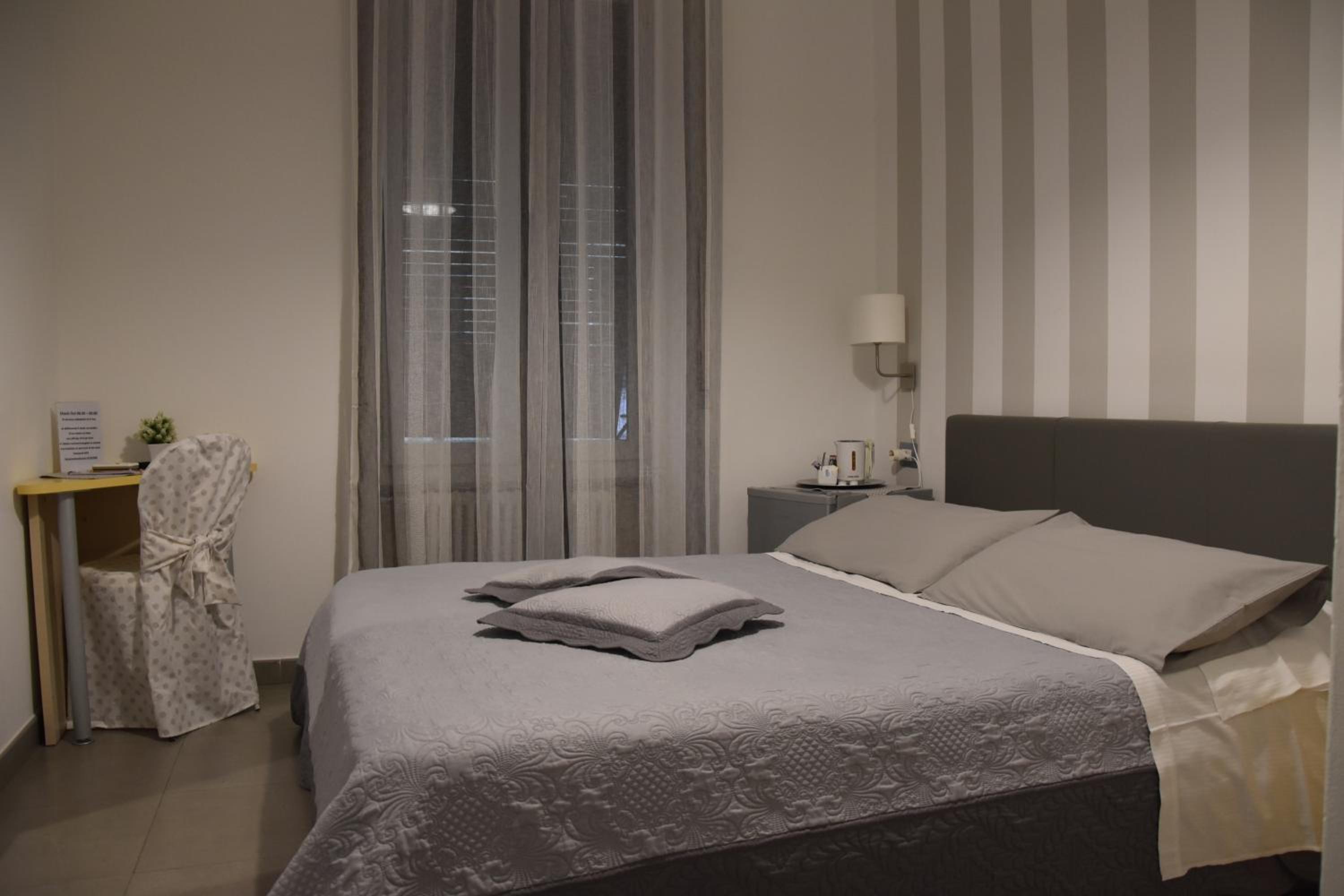 Economy Double Room - Photo 5