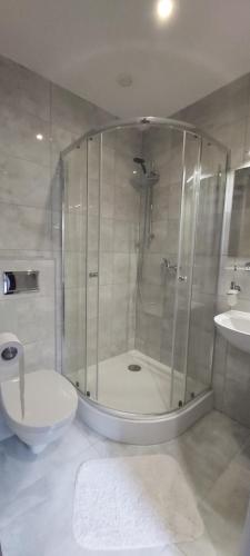 Standard Twin Room - Photo 3
