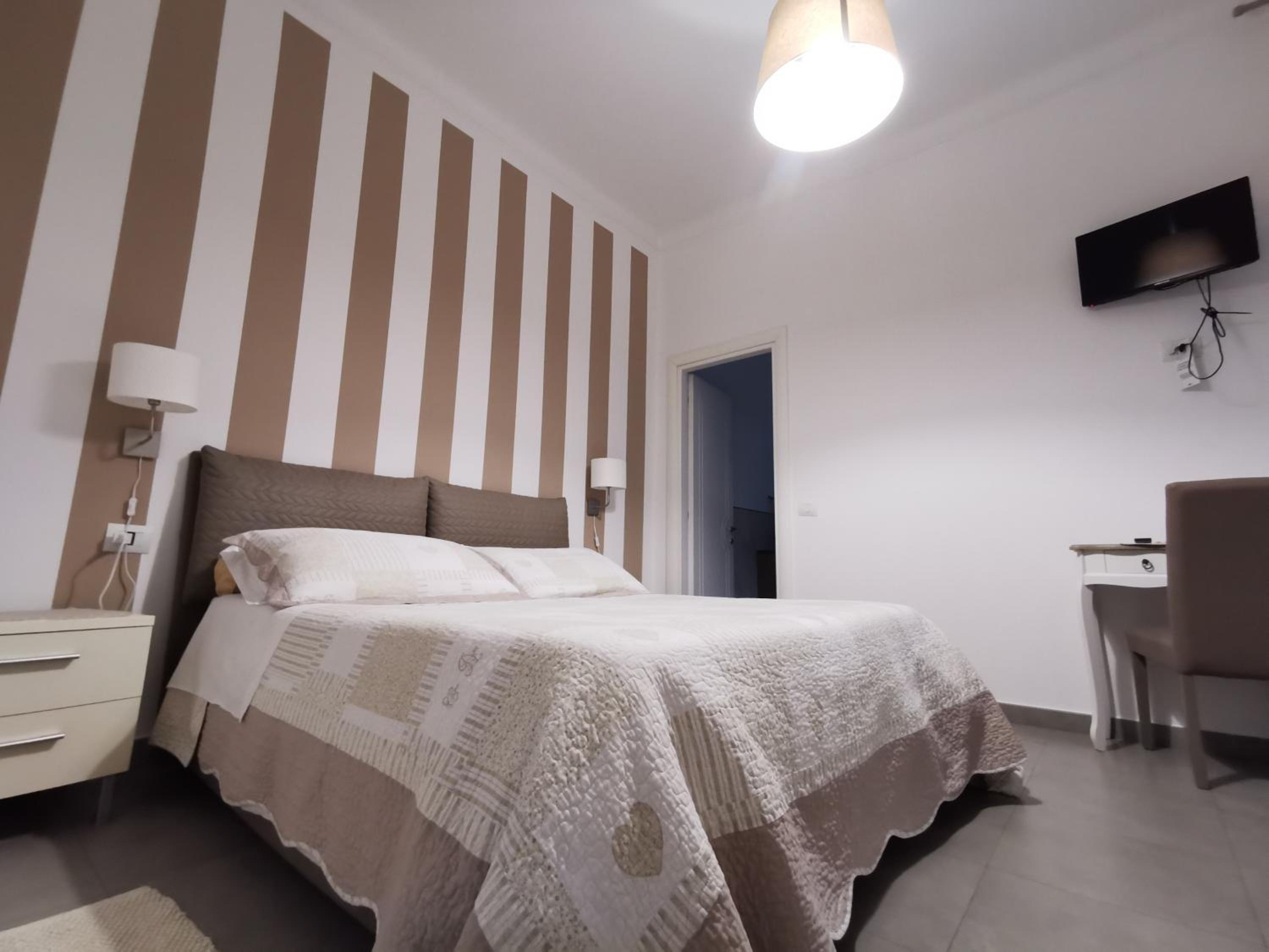 Double Room - Photo 1