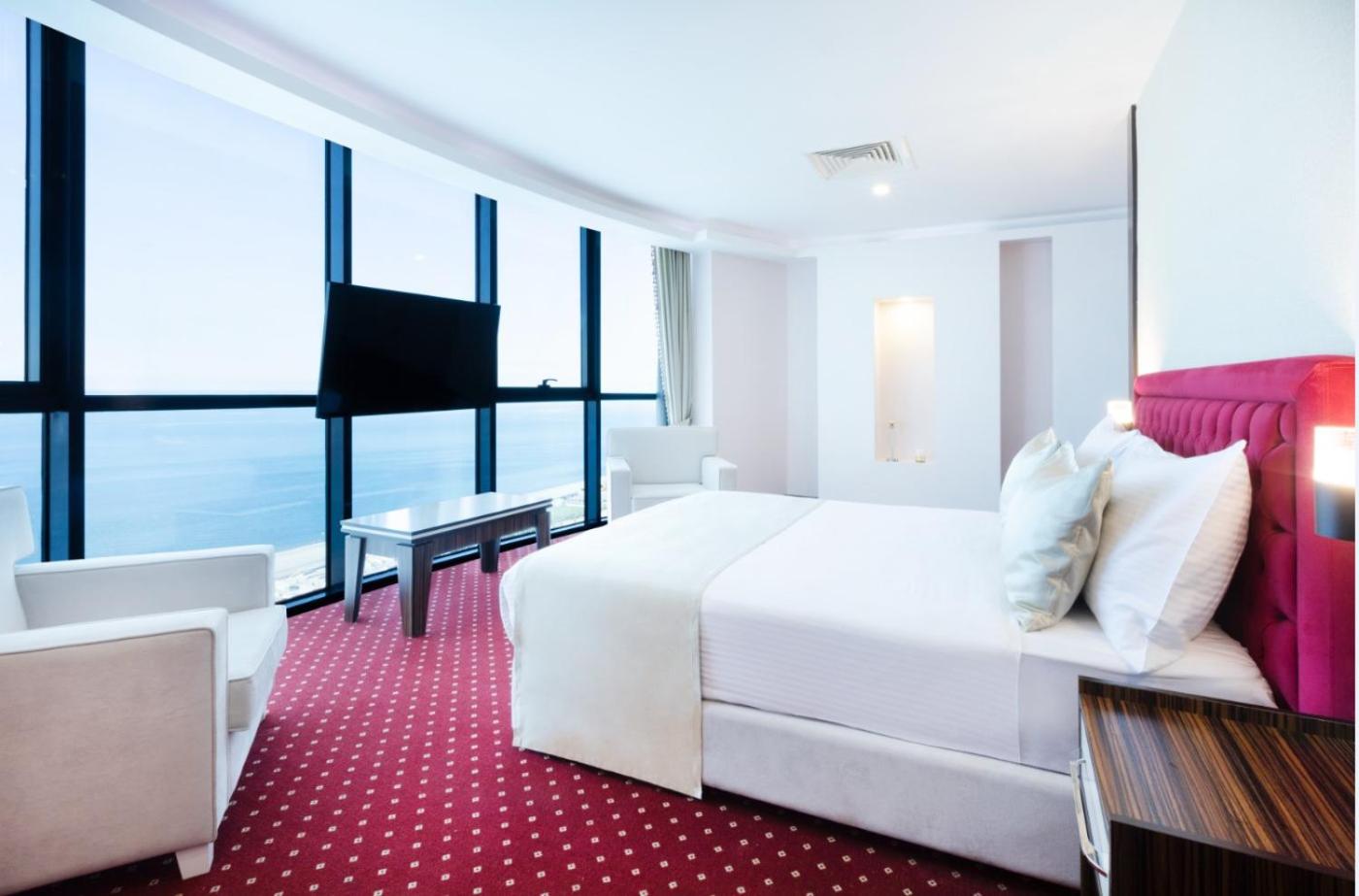 Deluxe King Suite