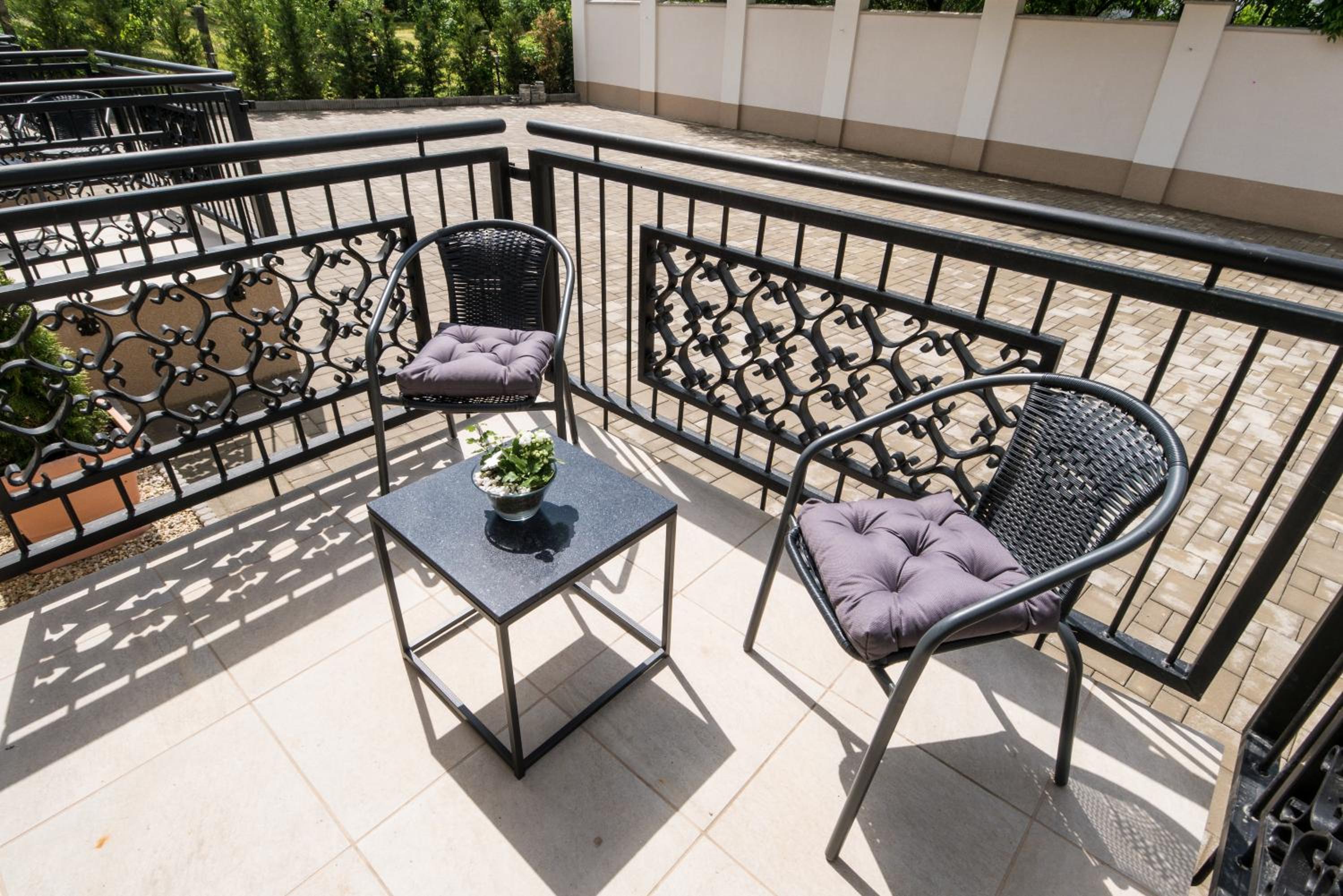 Double or Twin Room with Balcony photo 2