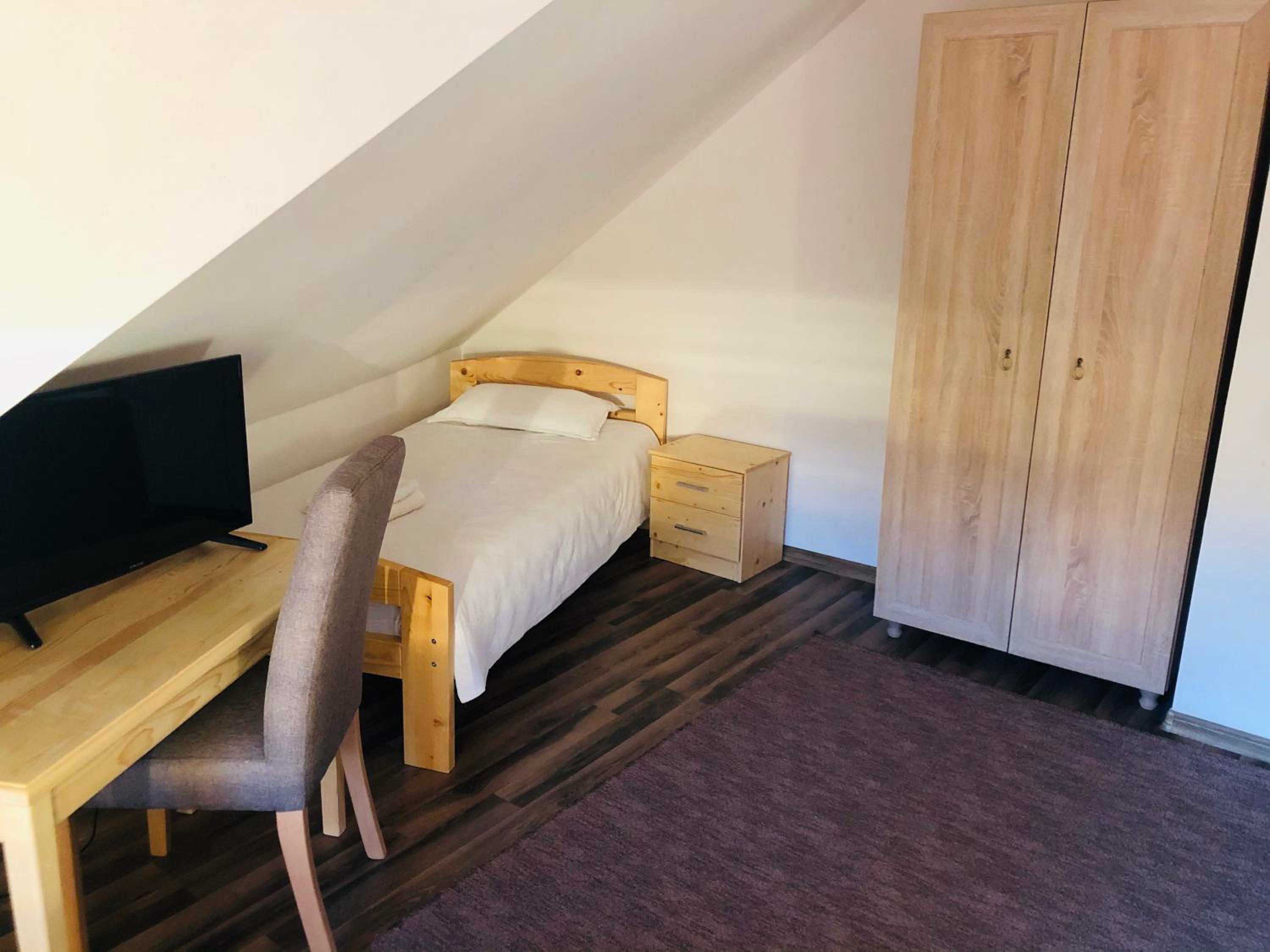 Triple Room with Private Bathroom photo 2