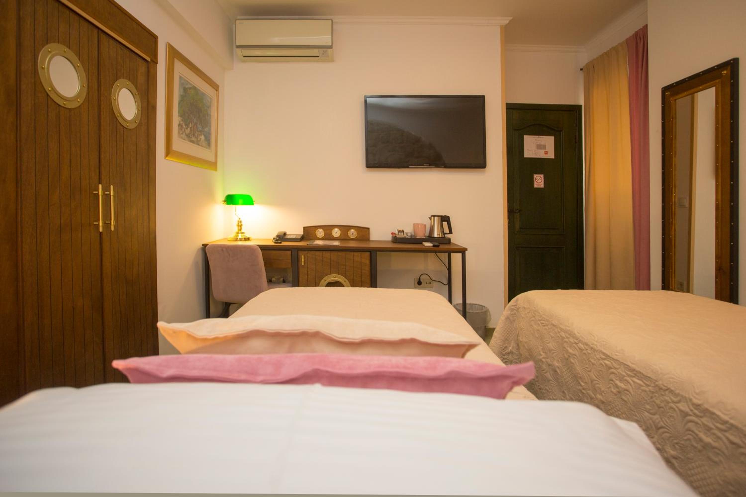 Double or Twin Room photo 1