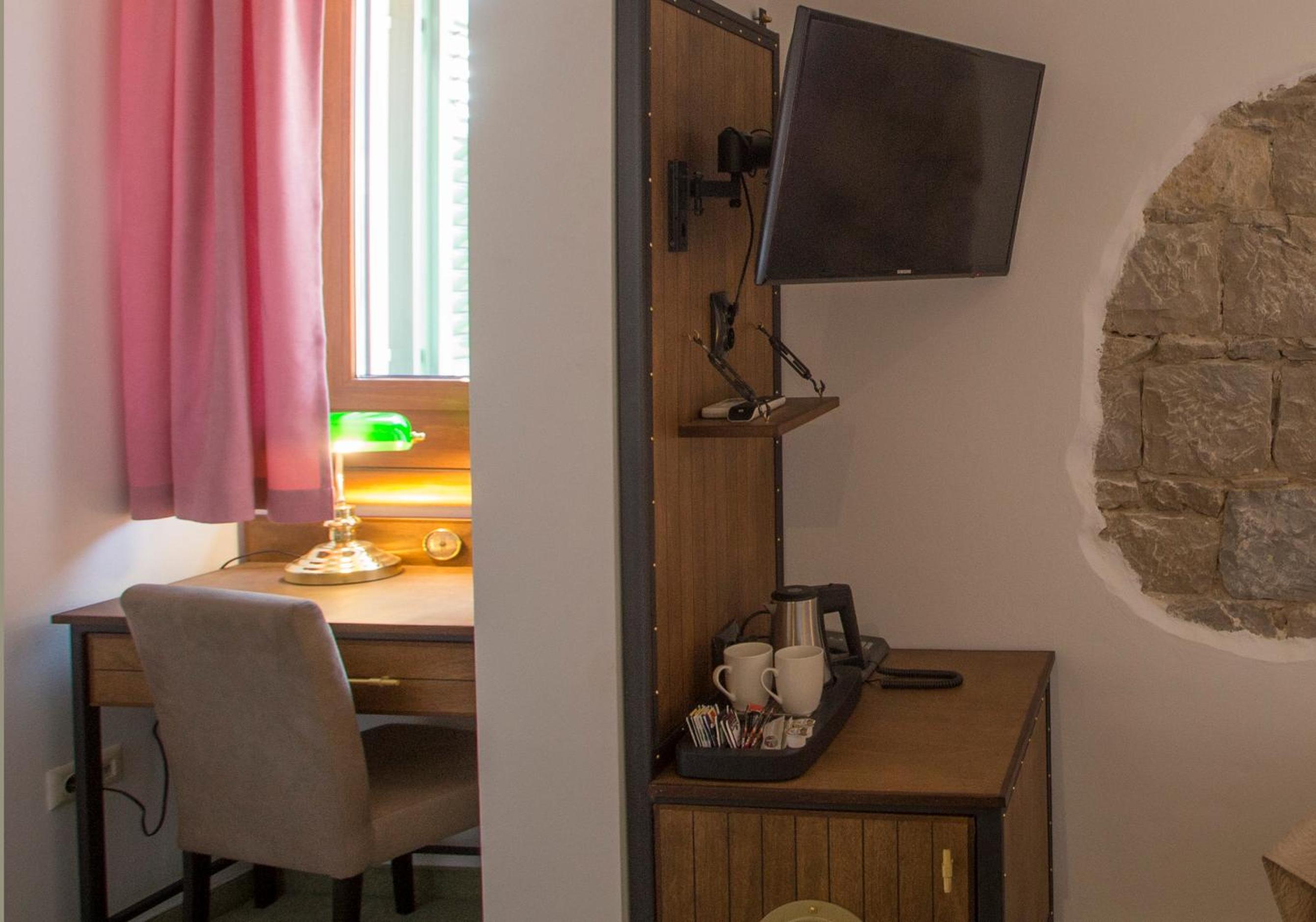 Double or Twin Room photo 2