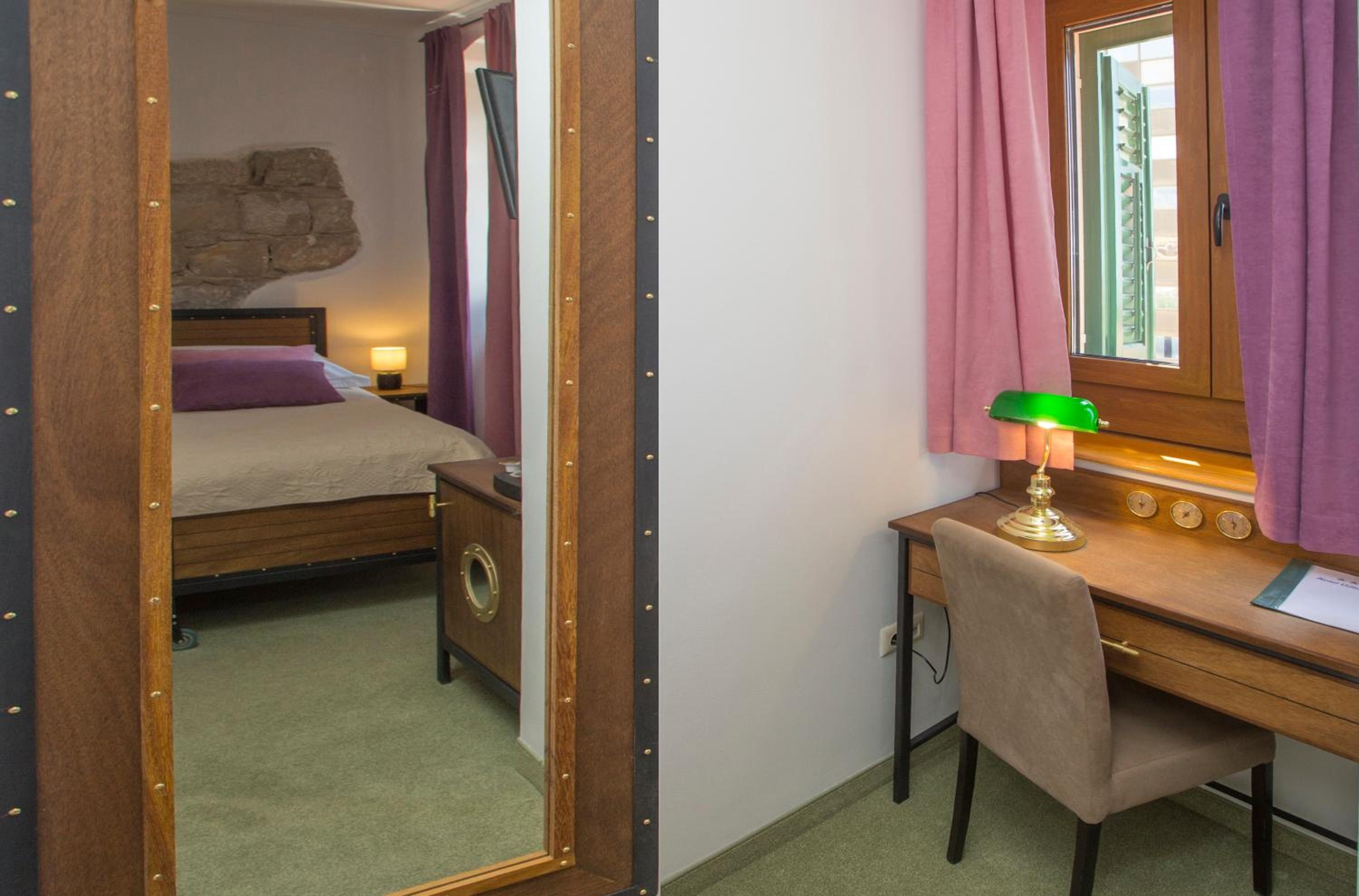 Double or Twin Room photo 3