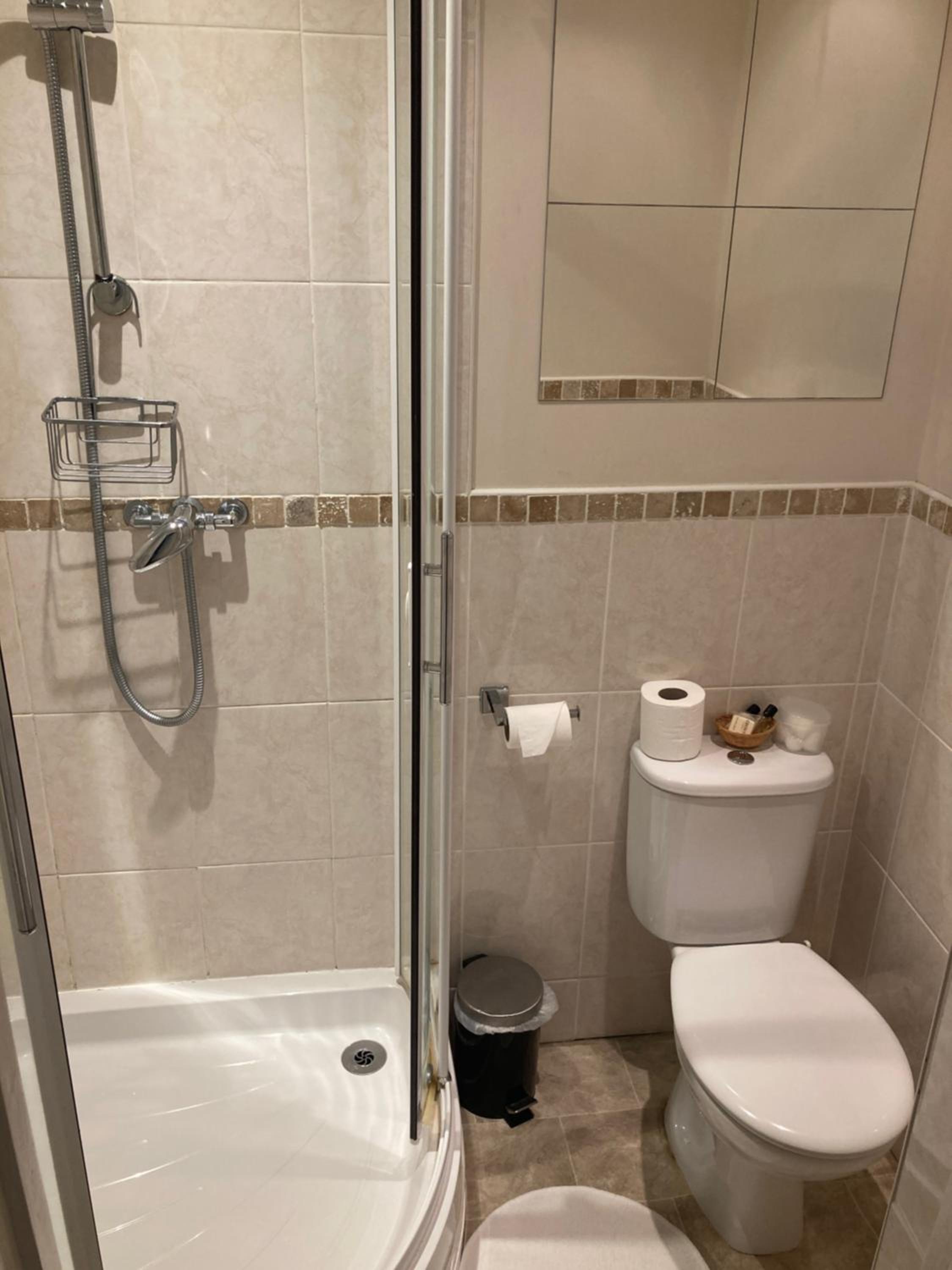 Single Room with Private External Bathroom photo 2