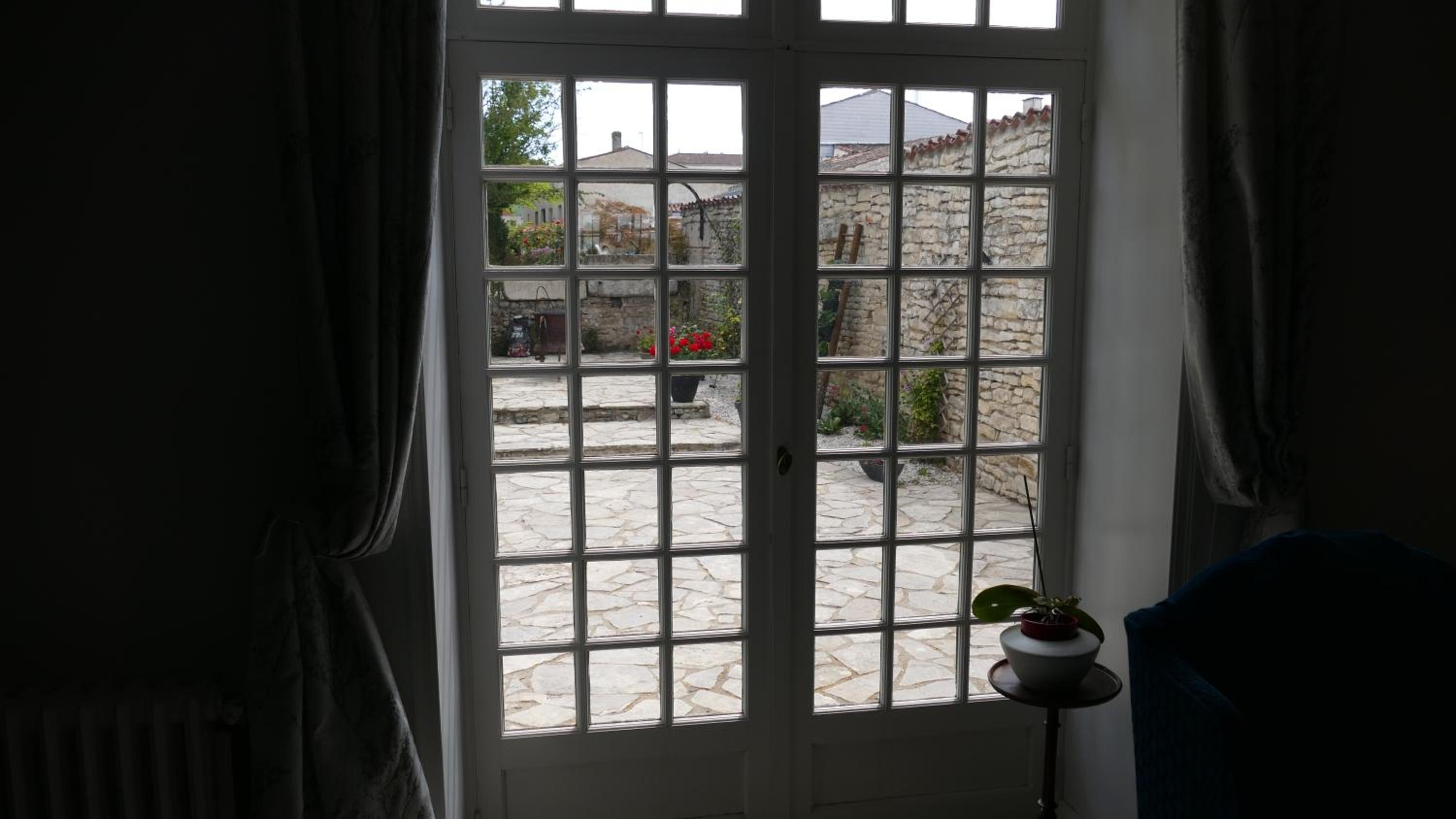 Family Room with Garden View - Photo 22