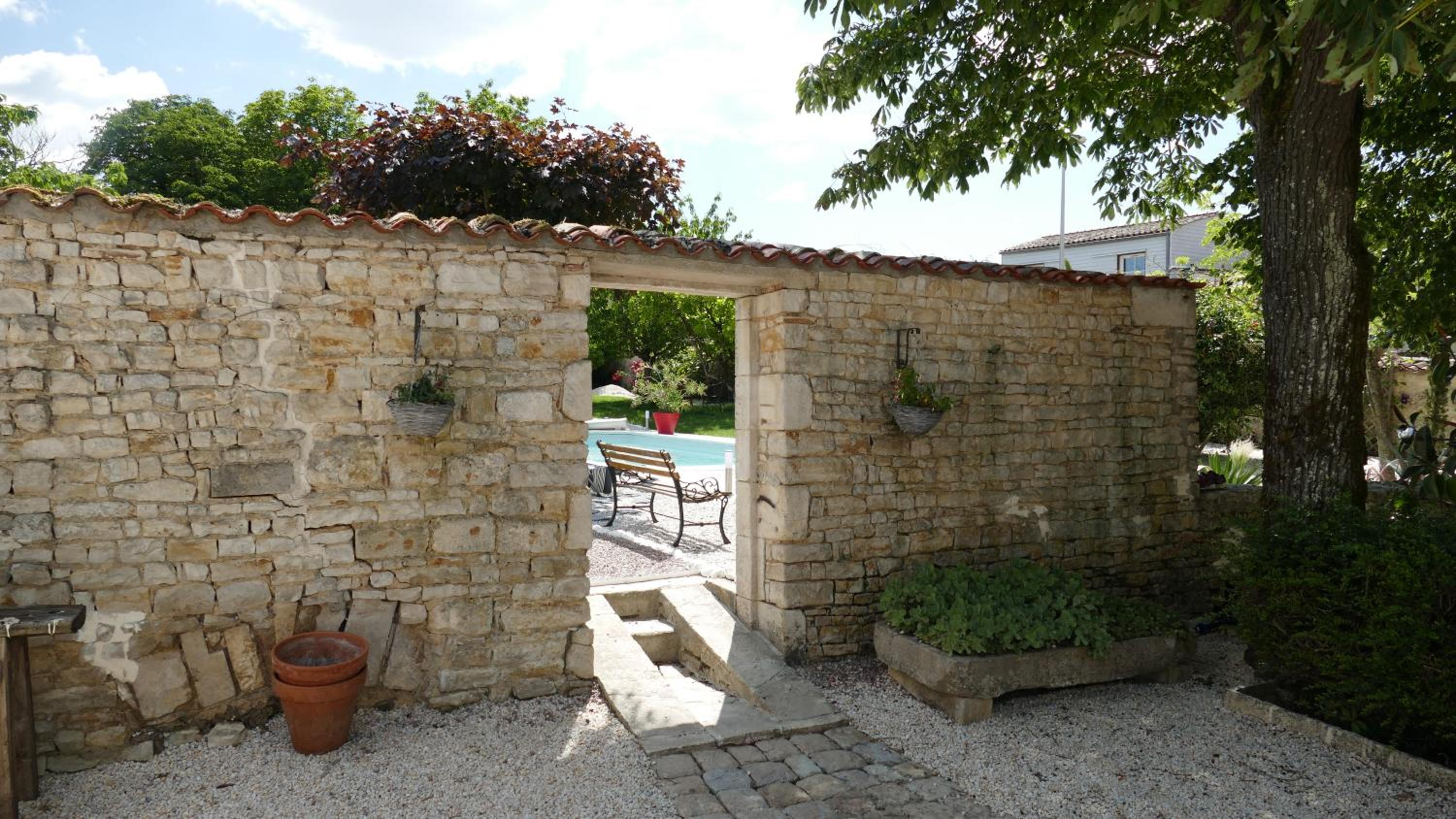 Family Room with Garden View - Photo 35
