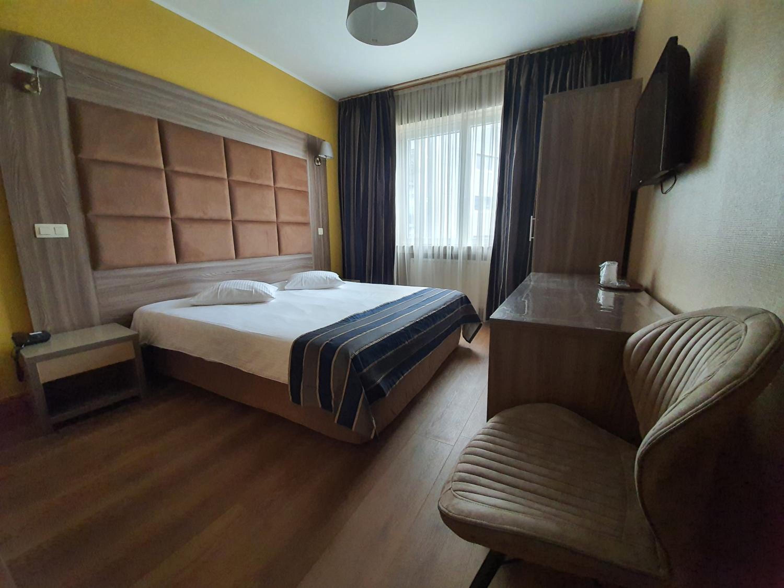 Standard Double Room - Photo 5