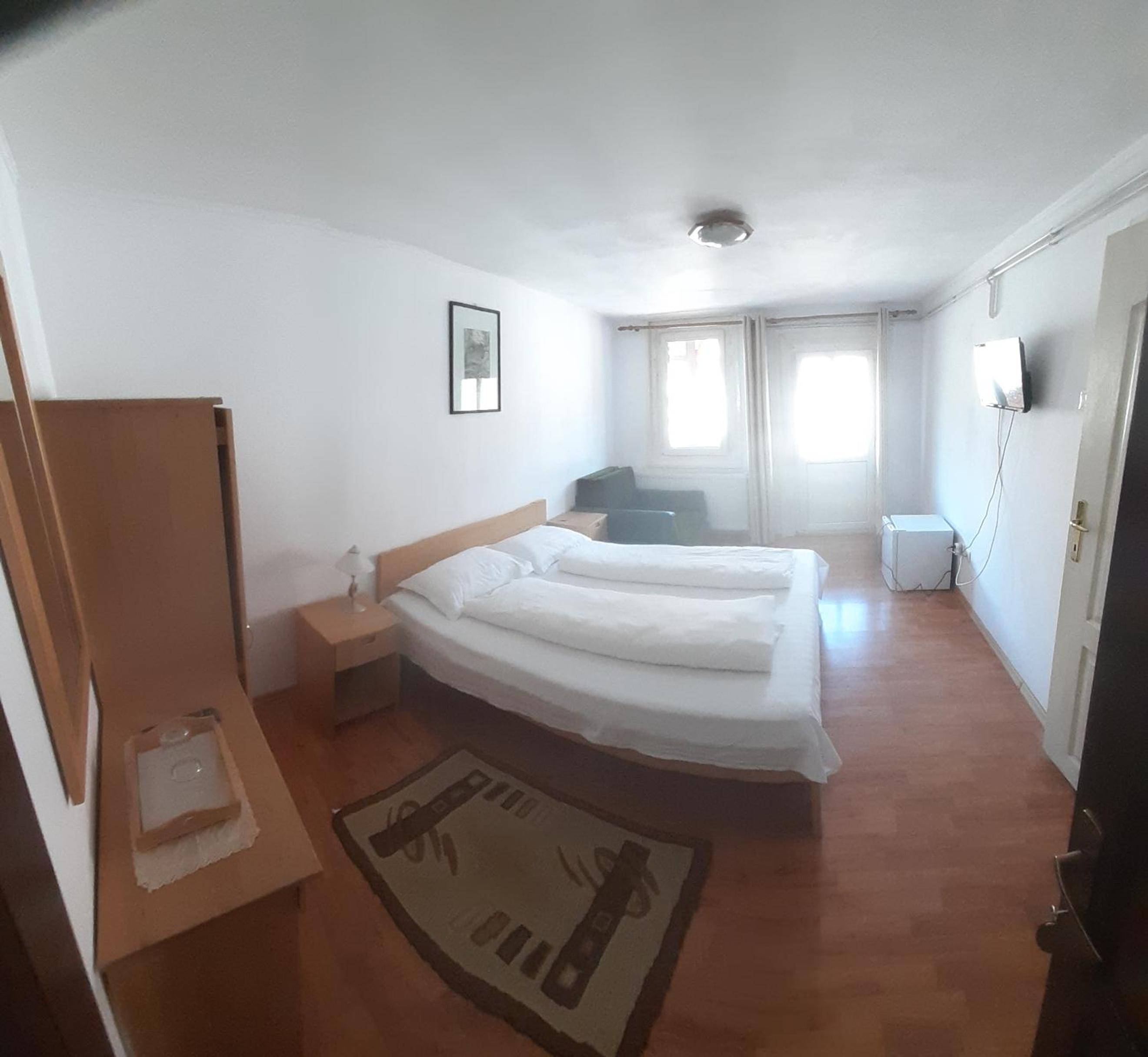 Deluxe Double Room with Balcony photo 3