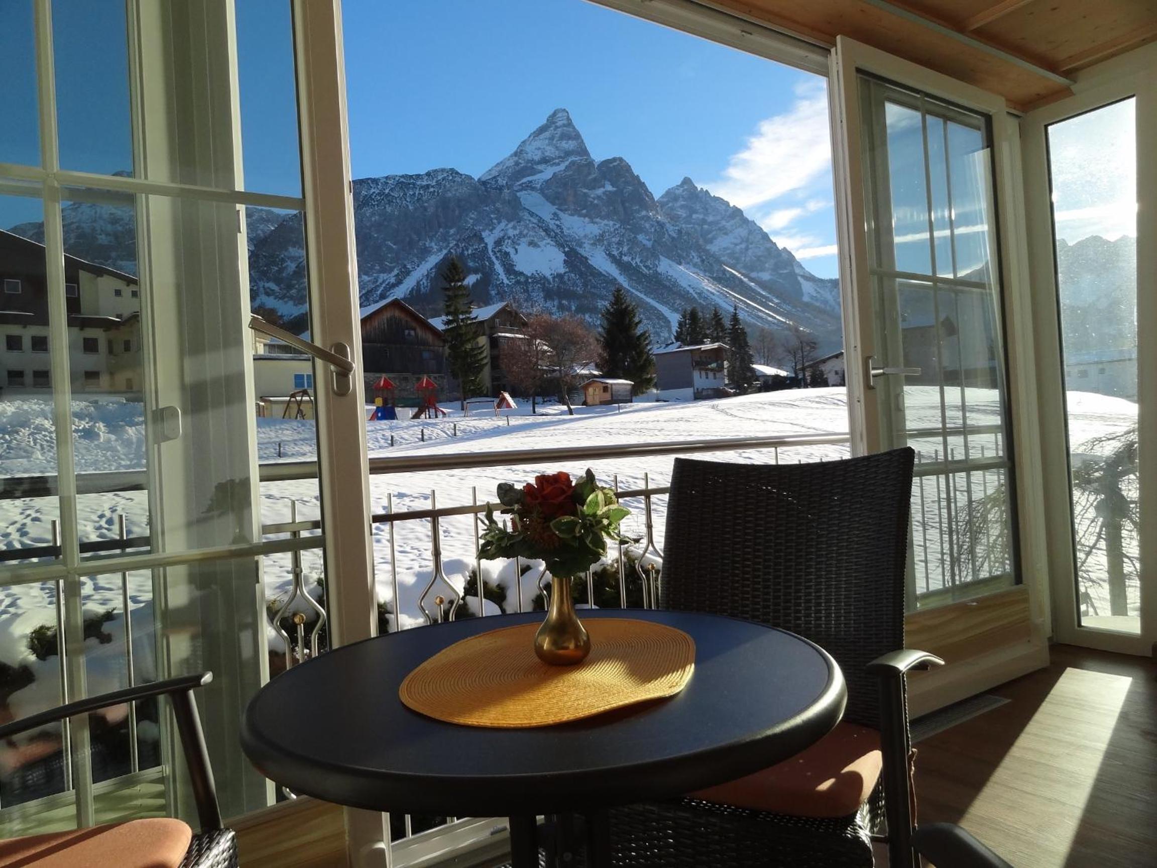 One-Bedroom Apartment with Conservatory photo 1
