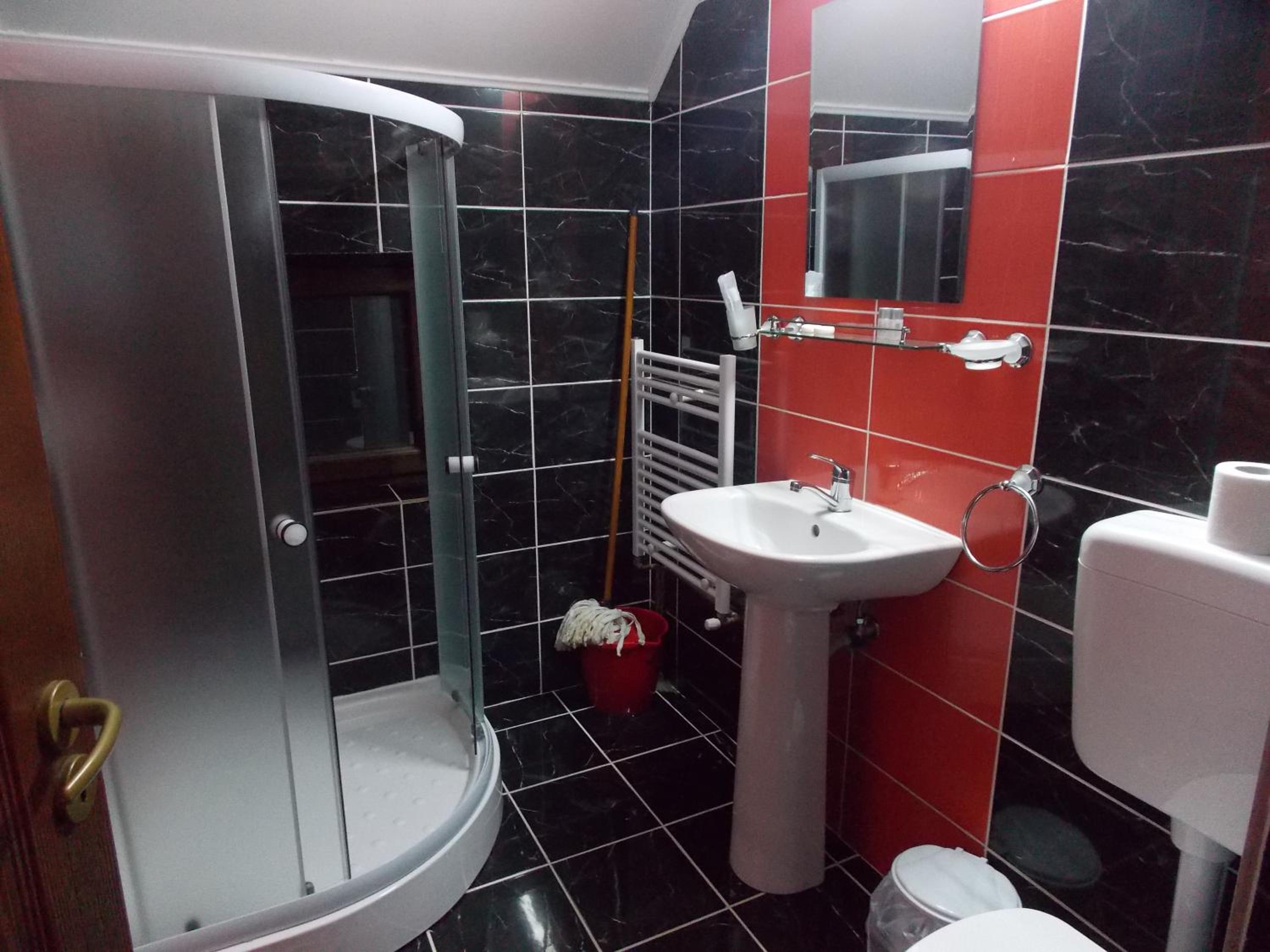 Double Room - Photo 13