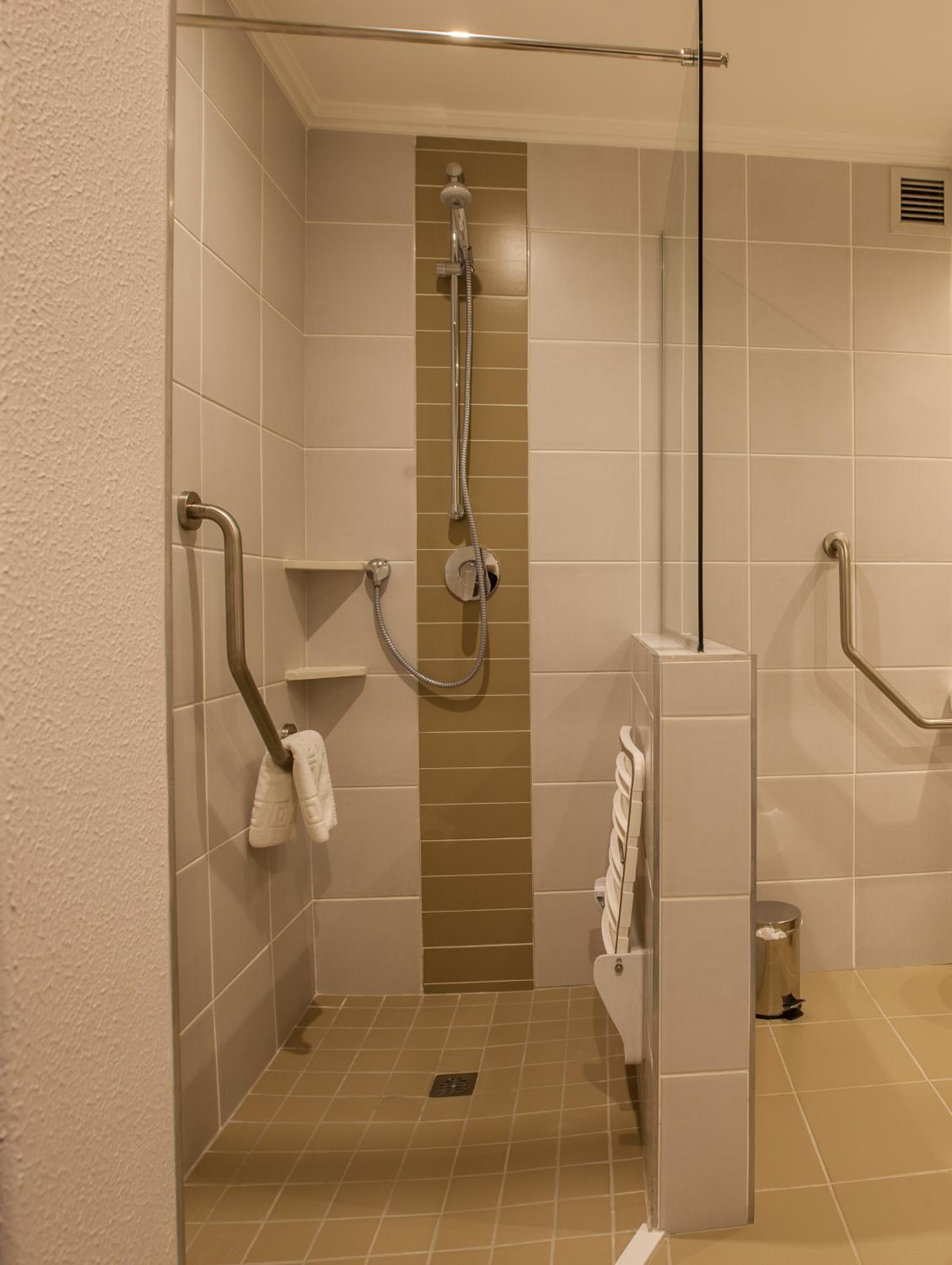 Double Room - Disability Access photo 2