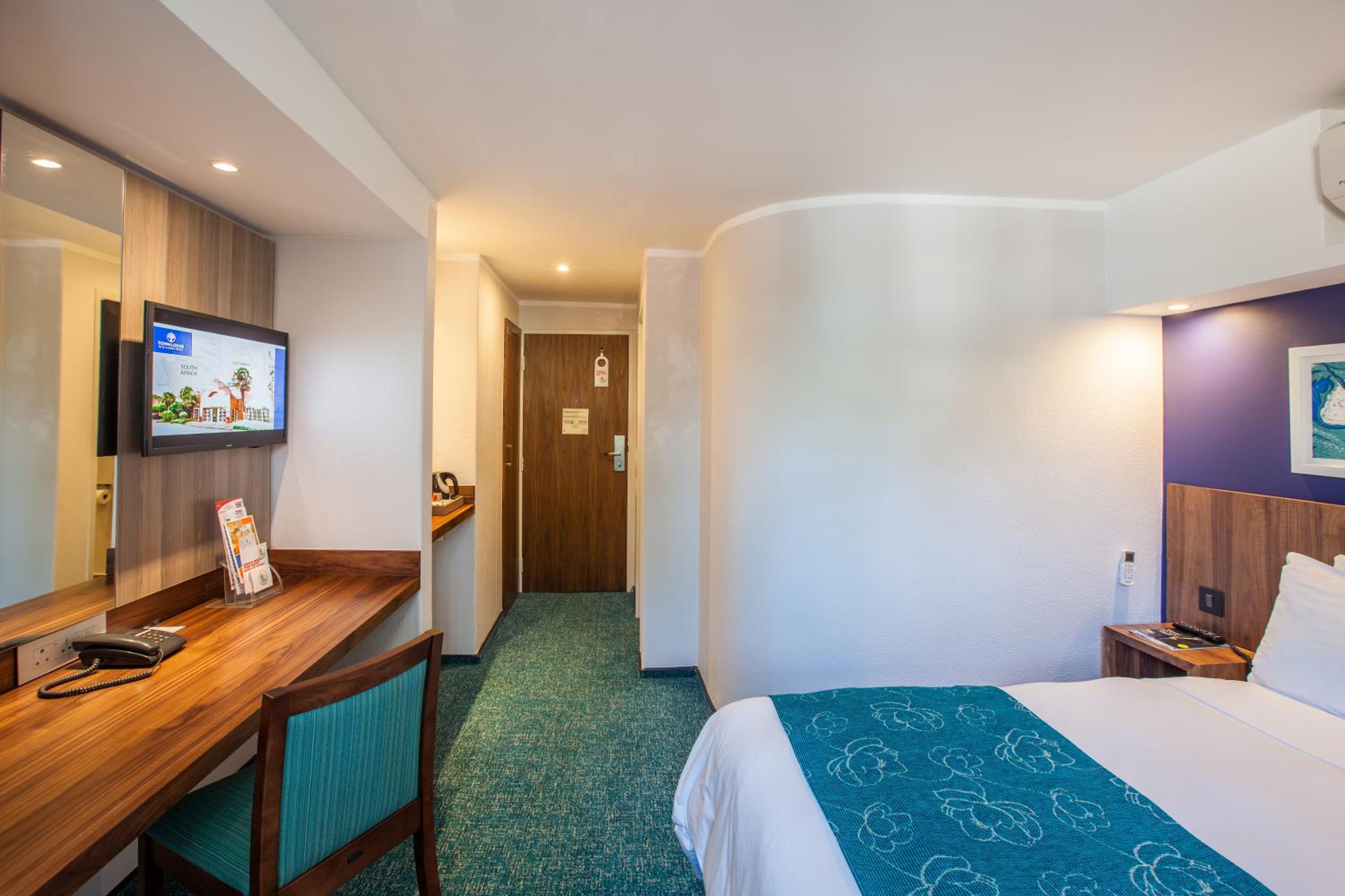 Double Room - Non-Smoking  photo 3