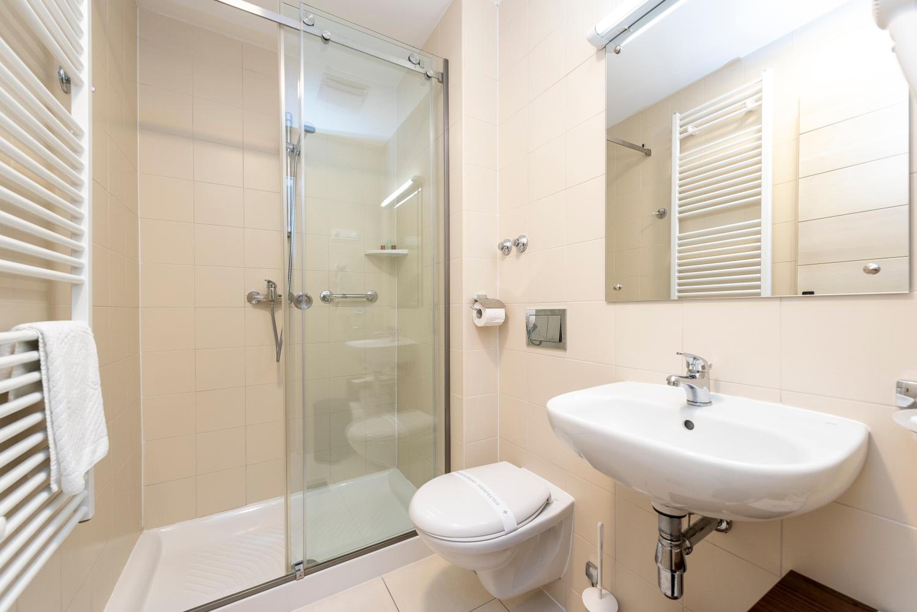 Double Room - Photo 3