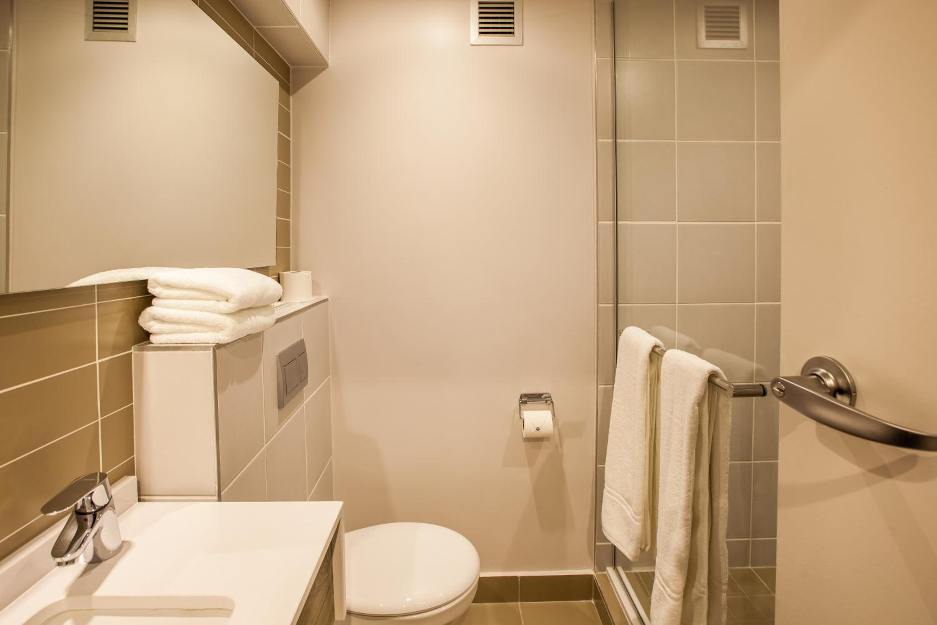 Double Room - Non-Smoking  photo 2