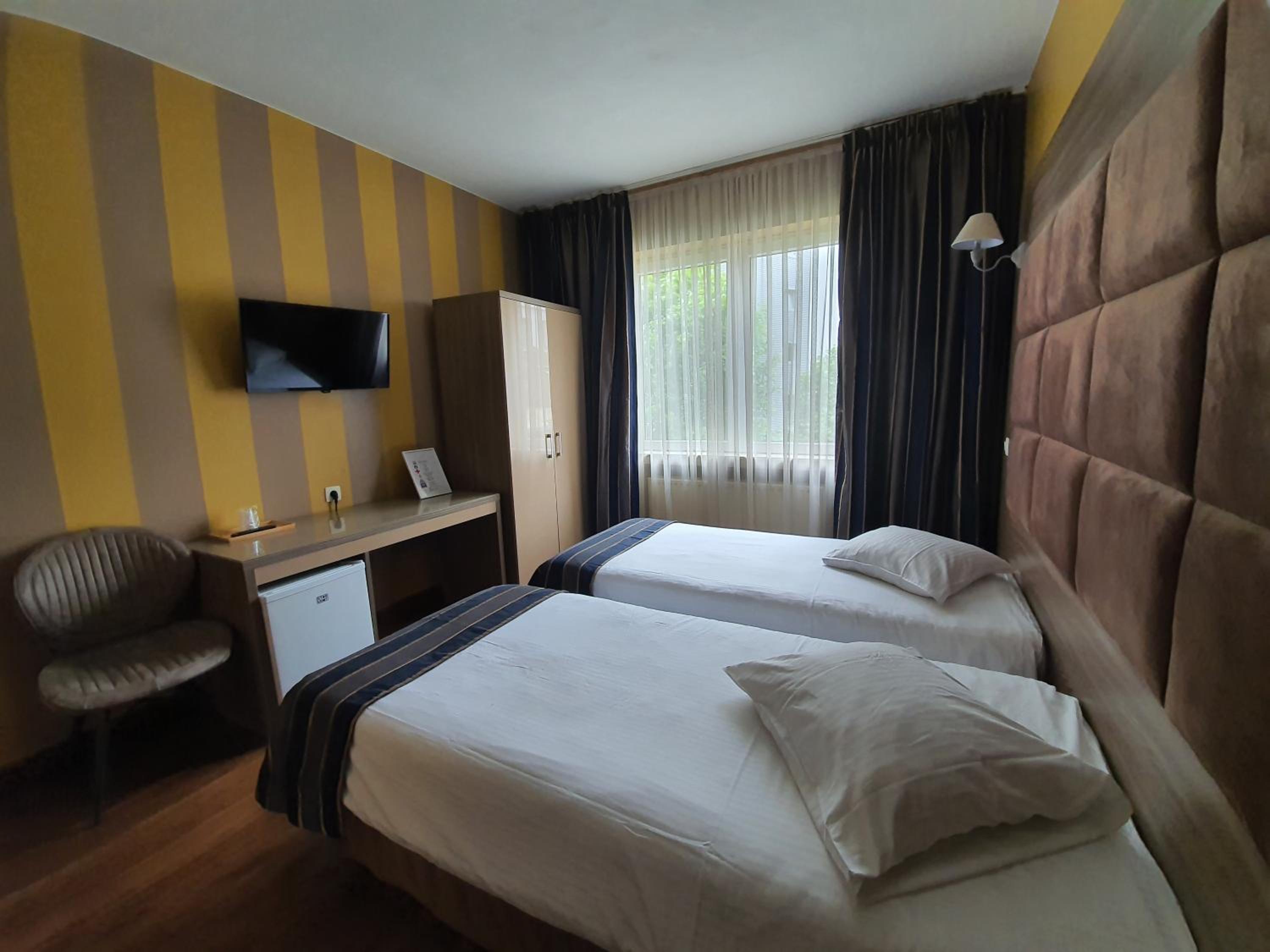 Superior Twin Room - Photo 1