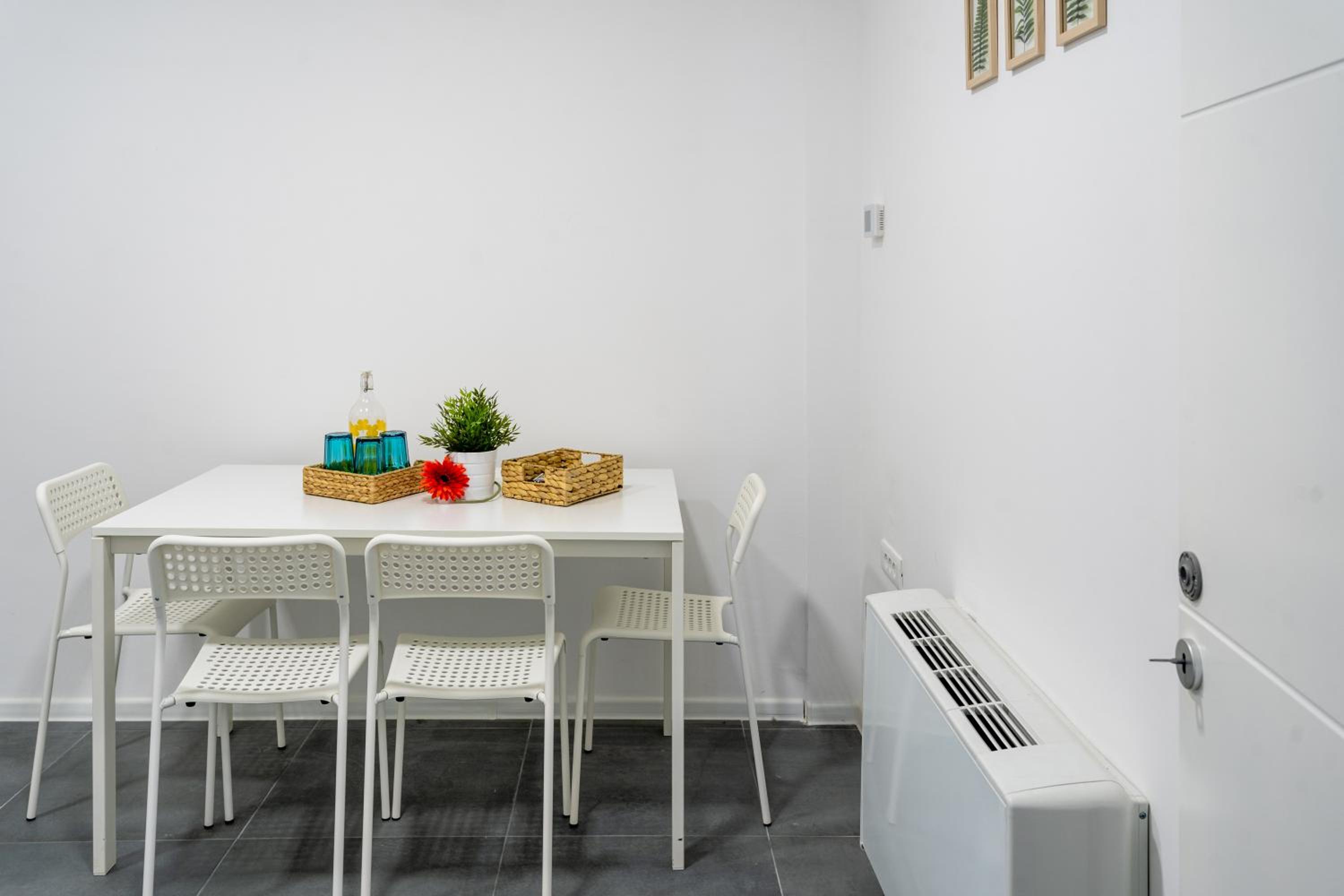 One-Bedroom Apartment - Photo 10