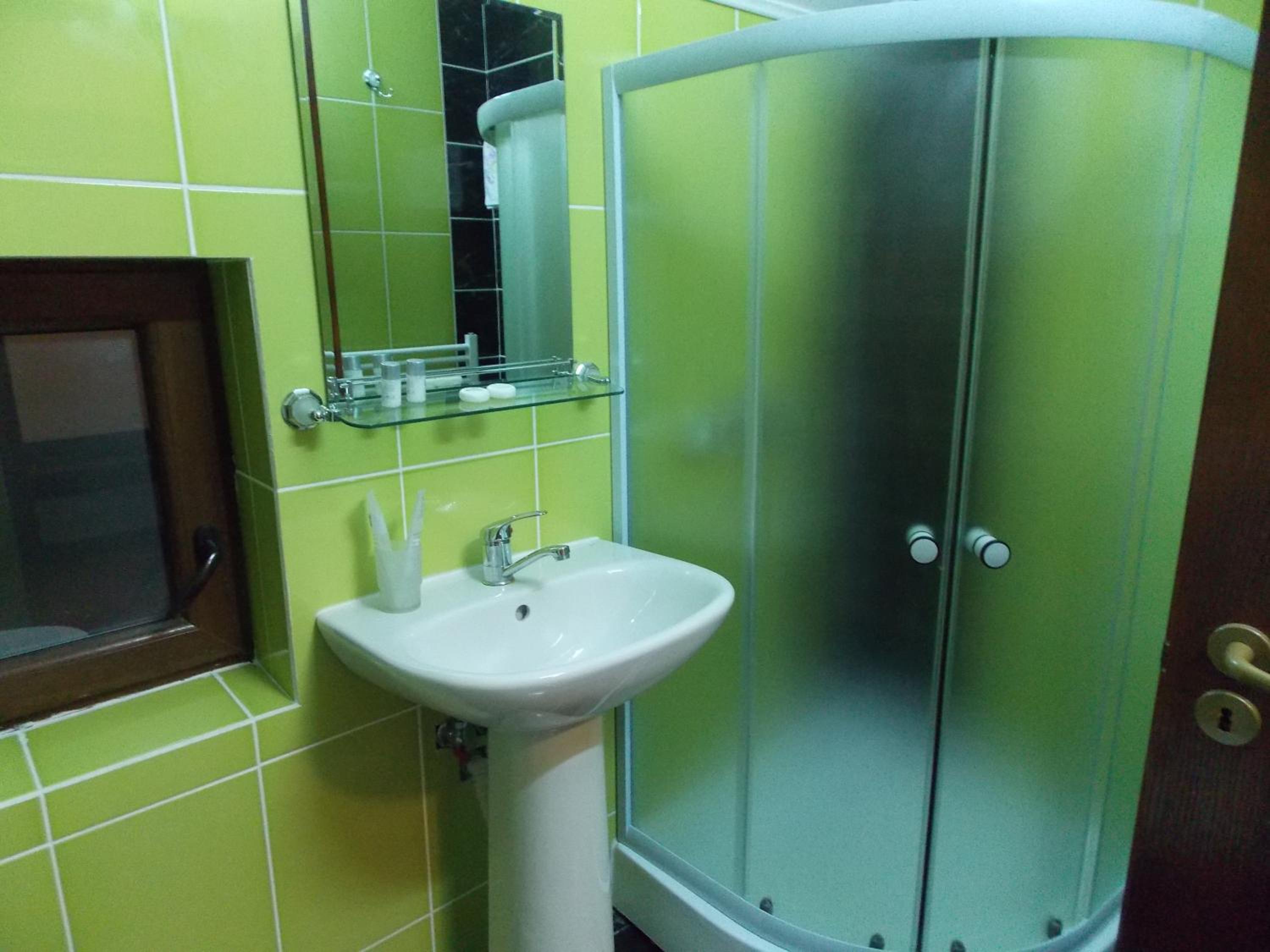 Double Room - Photo 10