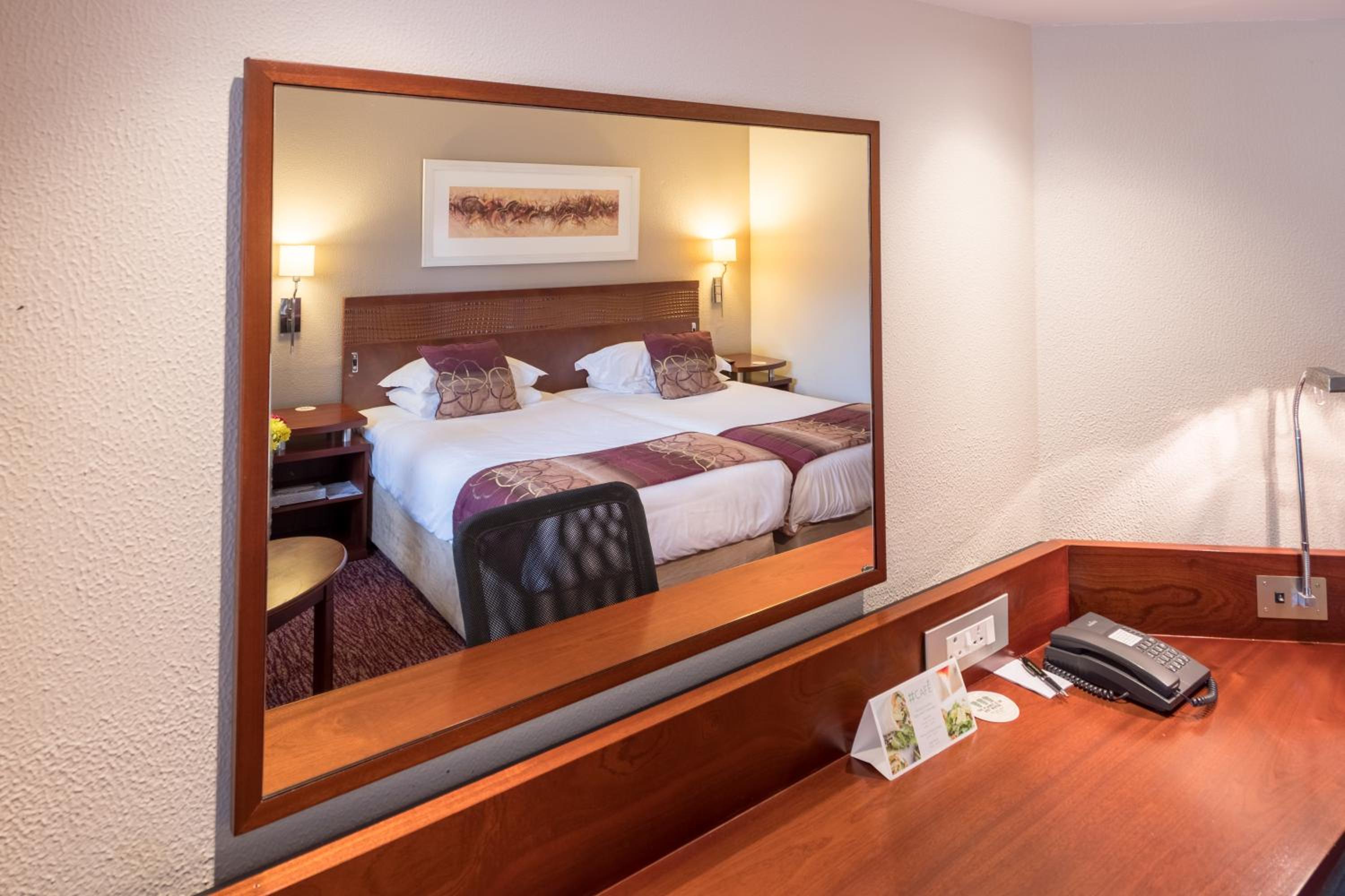 Twin Room - Disability Access photo 3