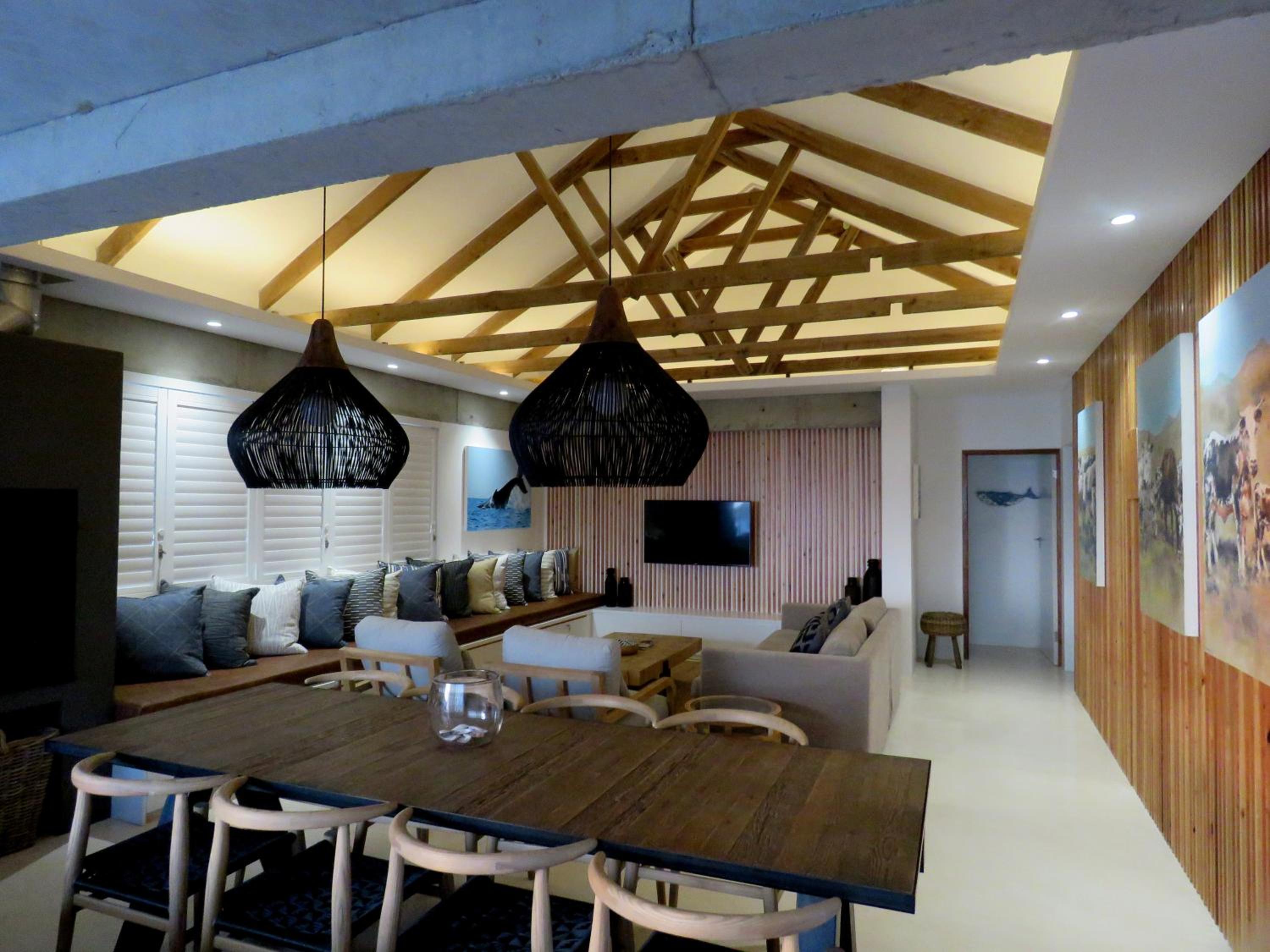 Two-Bedroom House - Photo 1