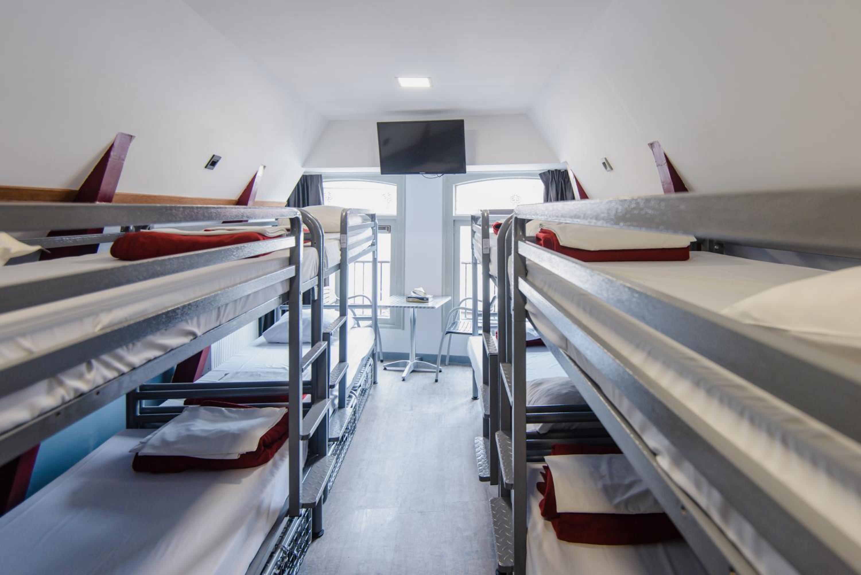 8-Bed Mixed Dormitory Room photo 1