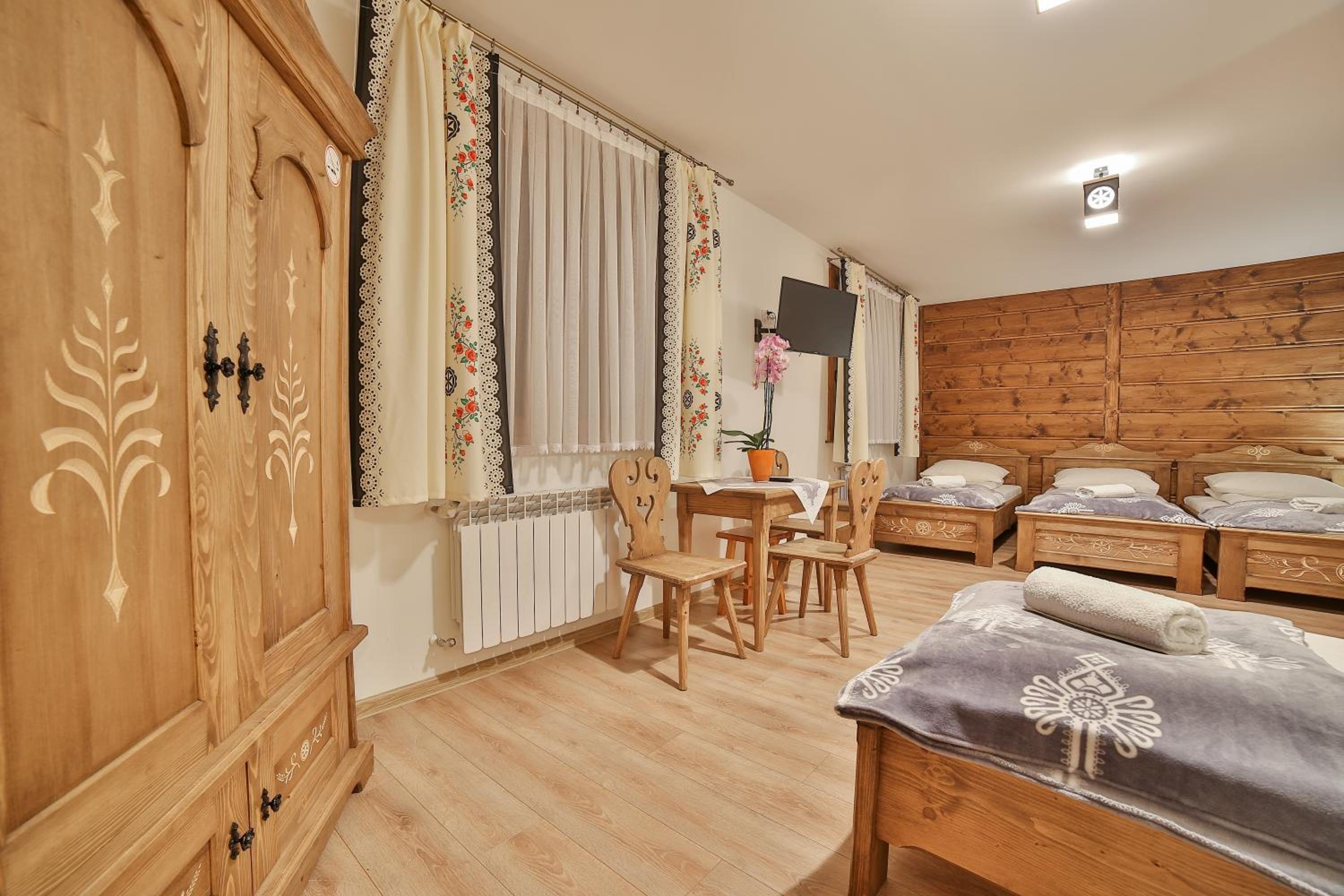 Deluxe Quadruple Room - Photo 1