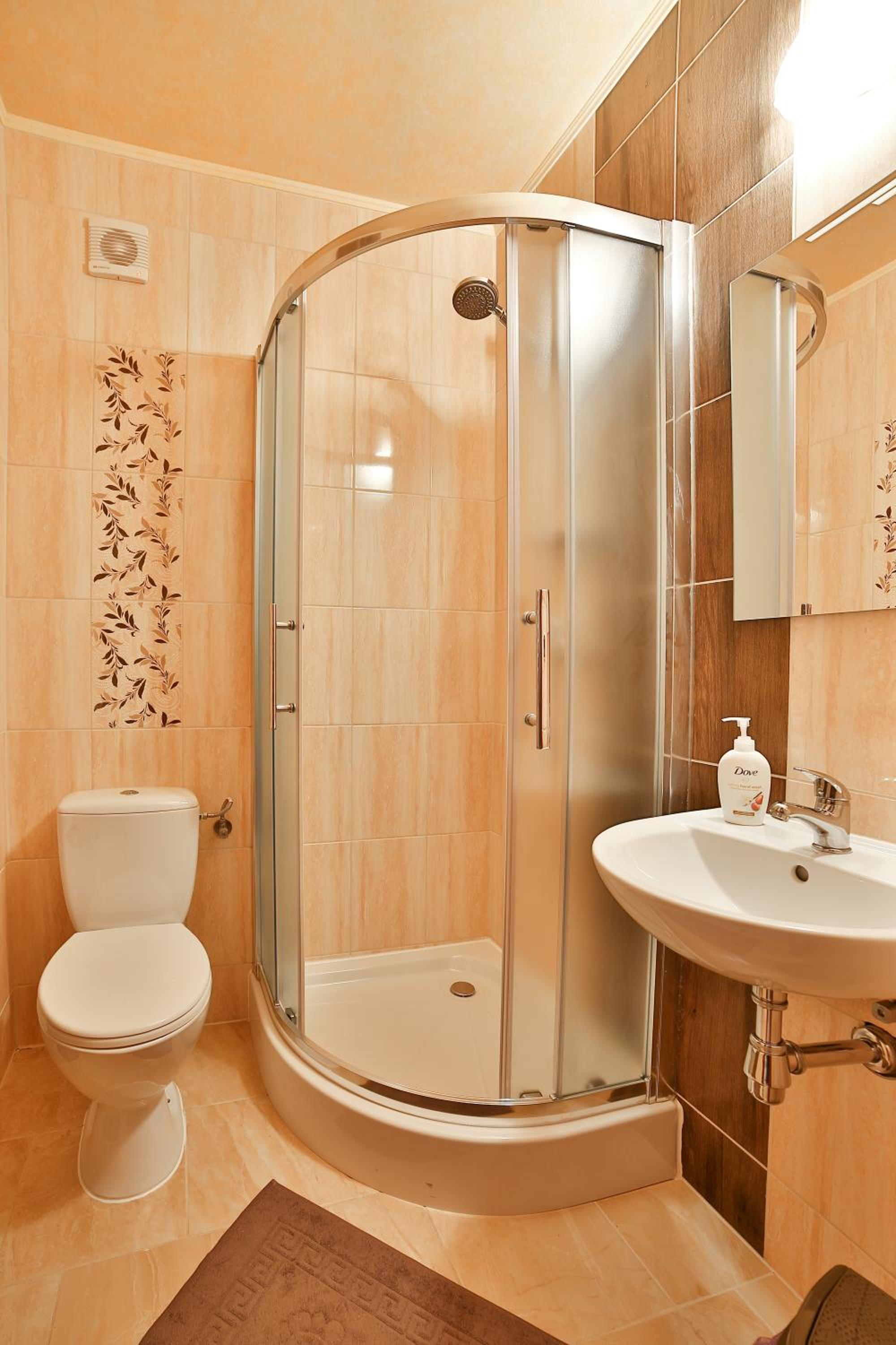 Deluxe Quadruple Room - Photo 2
